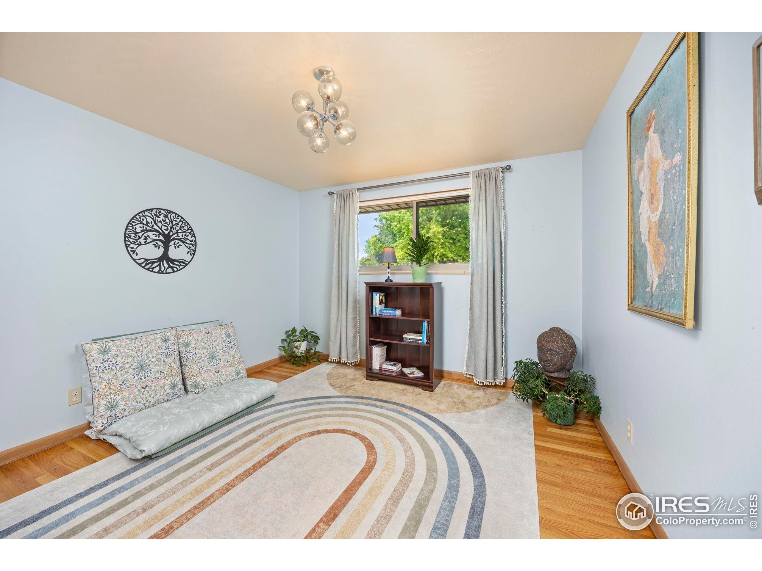 1131 W Broadmoor Dr