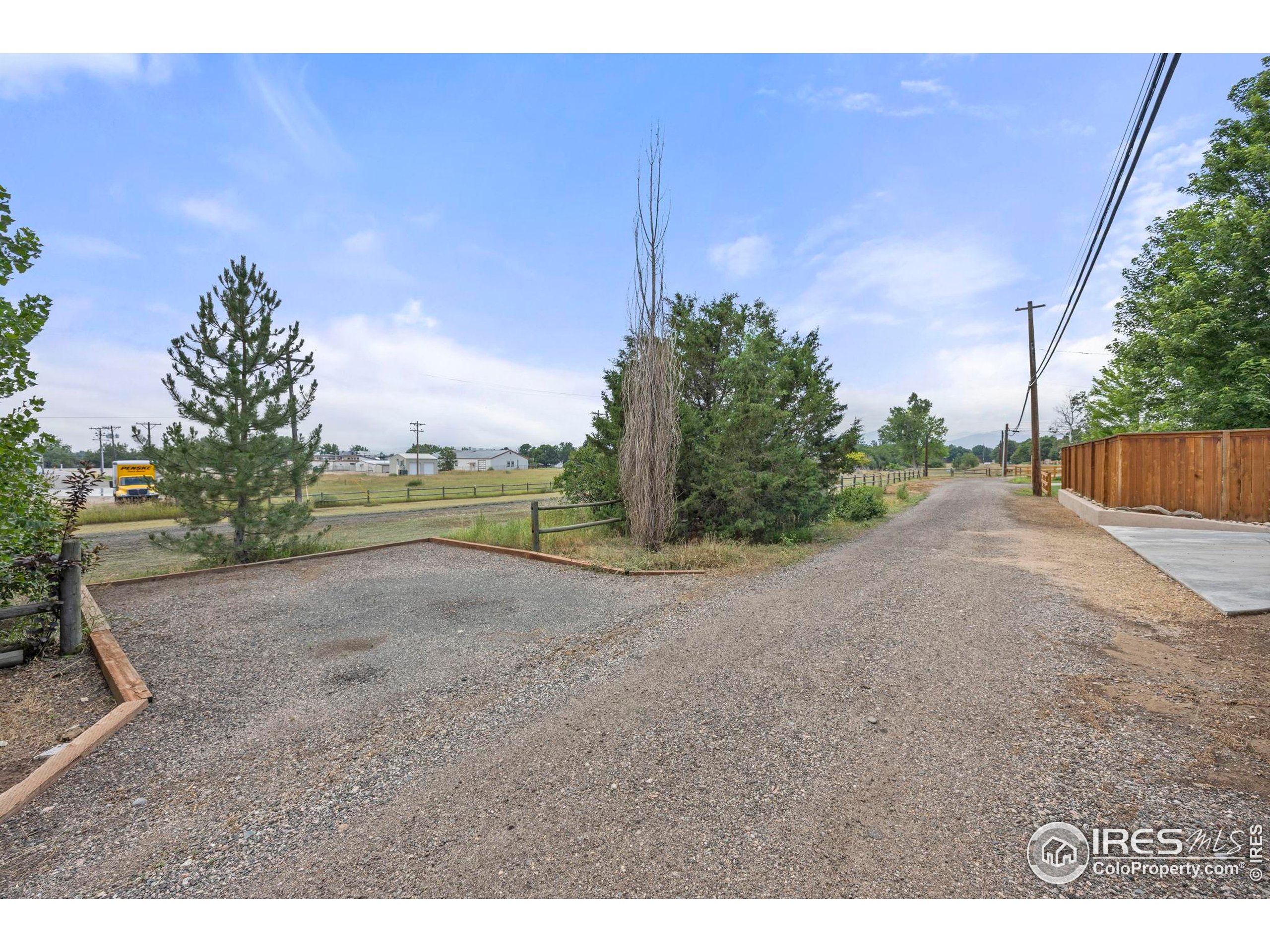 1131 W Broadmoor Dr