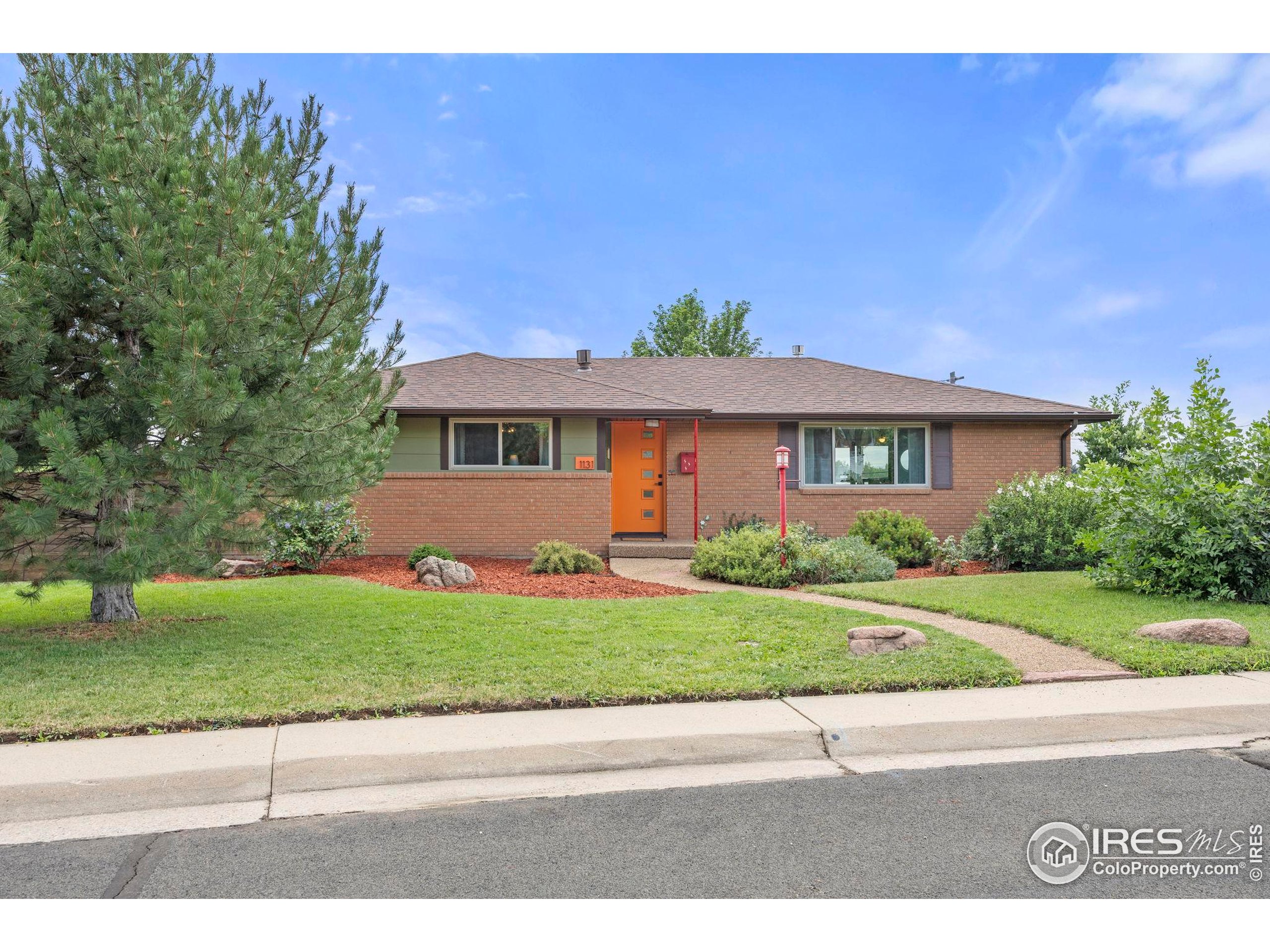 1131 W Broadmoor Dr