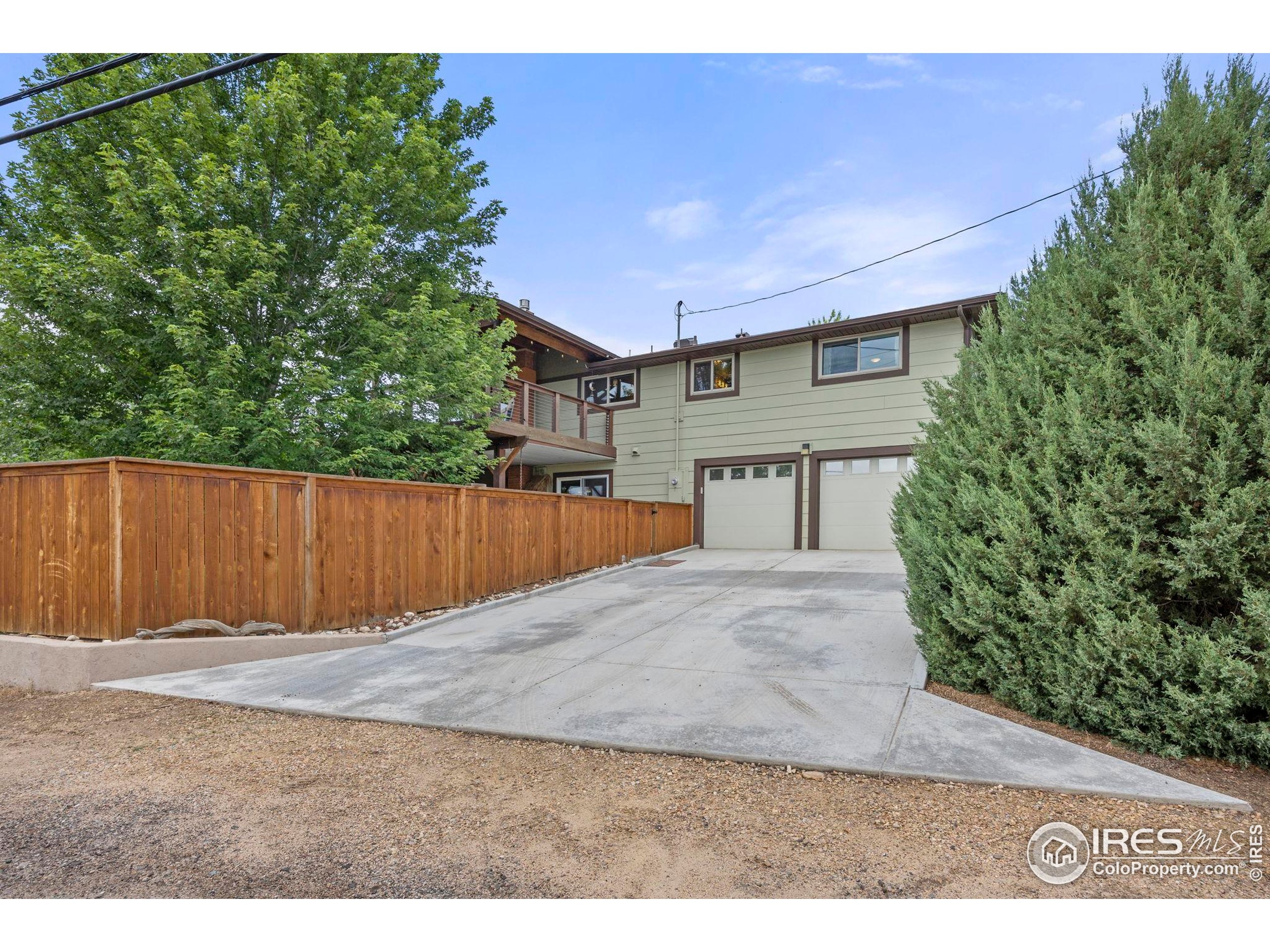 1131 W Broadmoor Dr