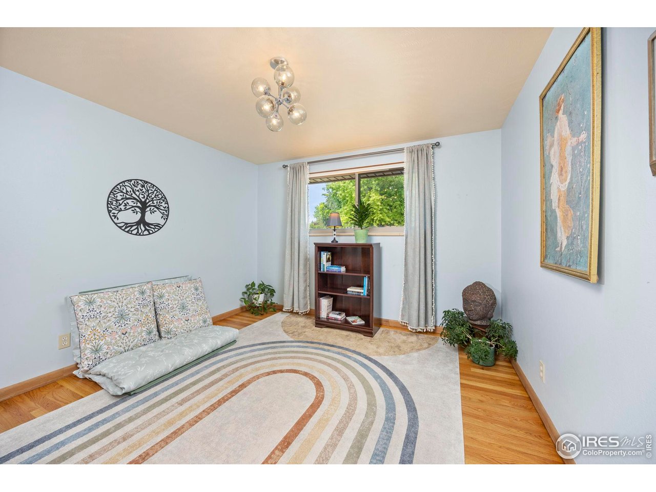 1131 W Broadmoor Dr