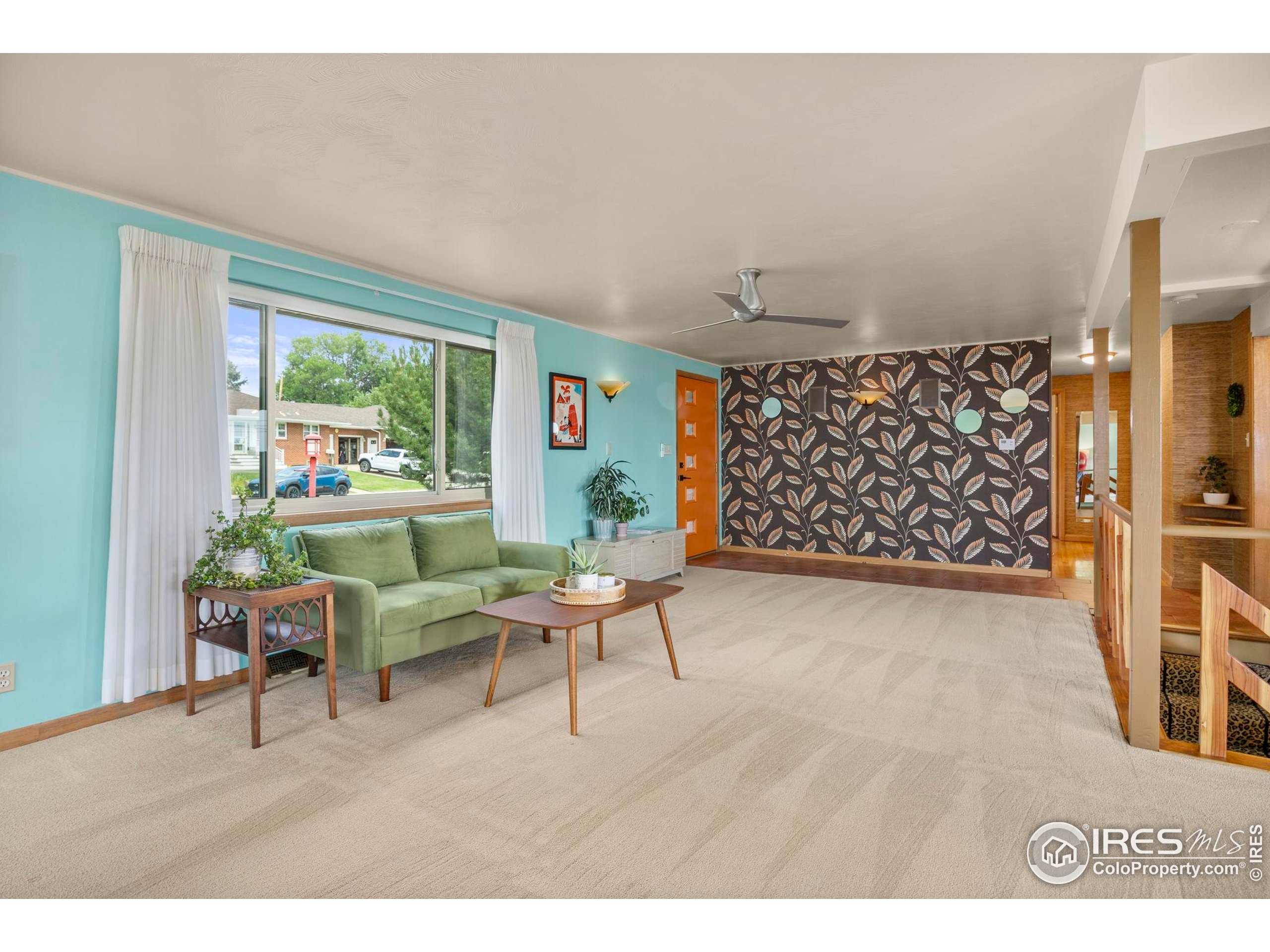 1131 W Broadmoor Dr