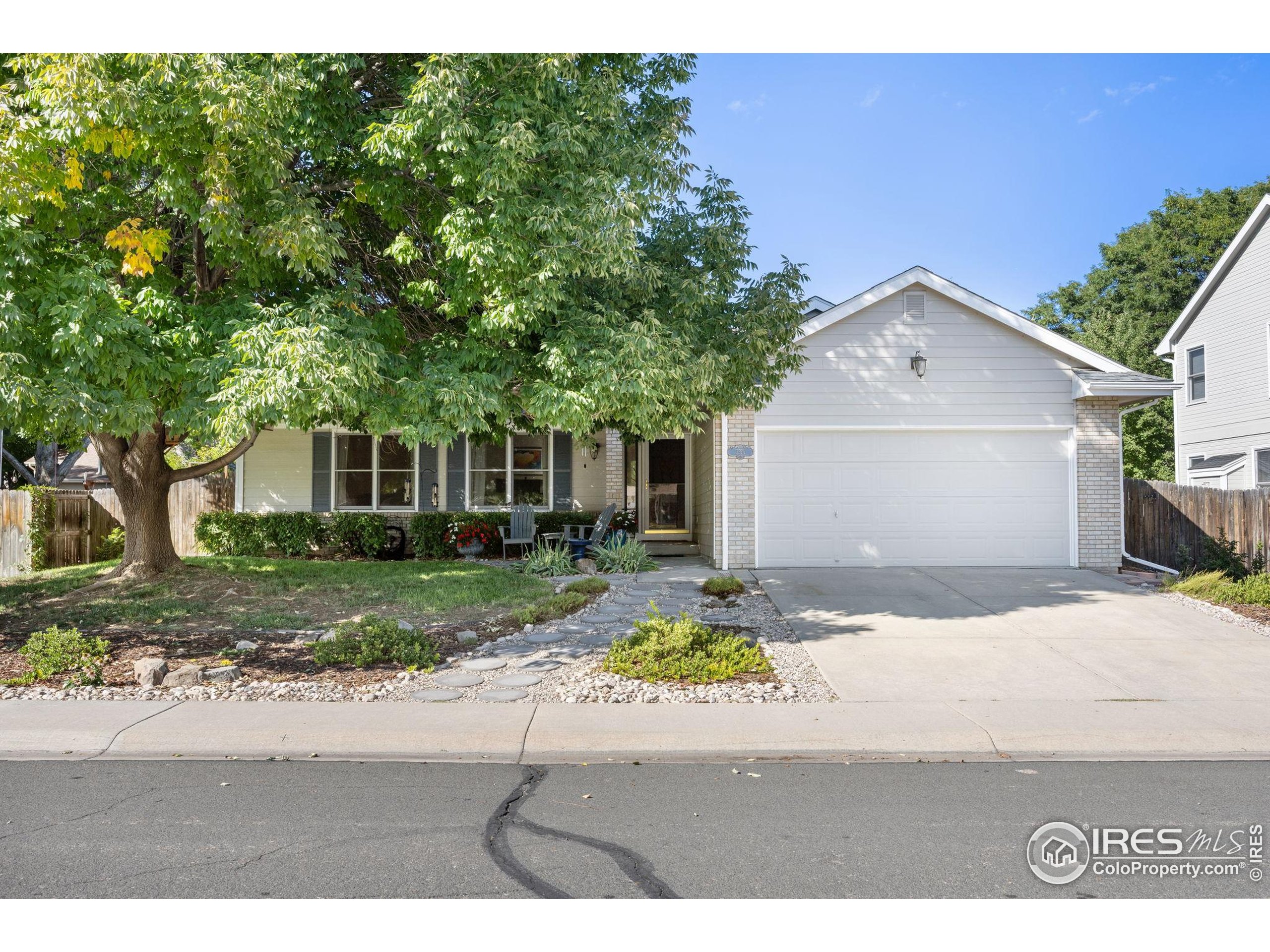2800 Whitworth Dr