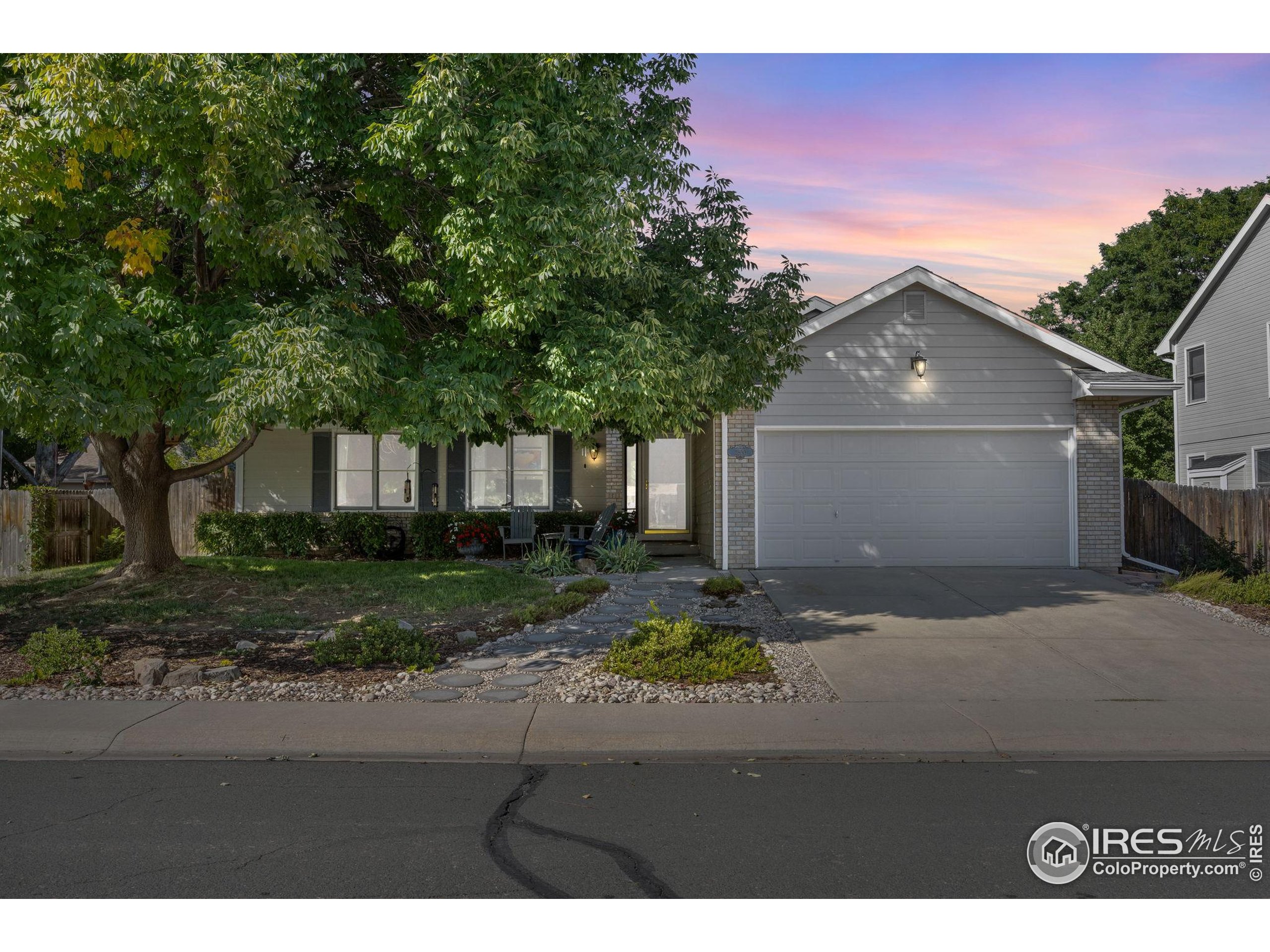 2800 Whitworth Dr
