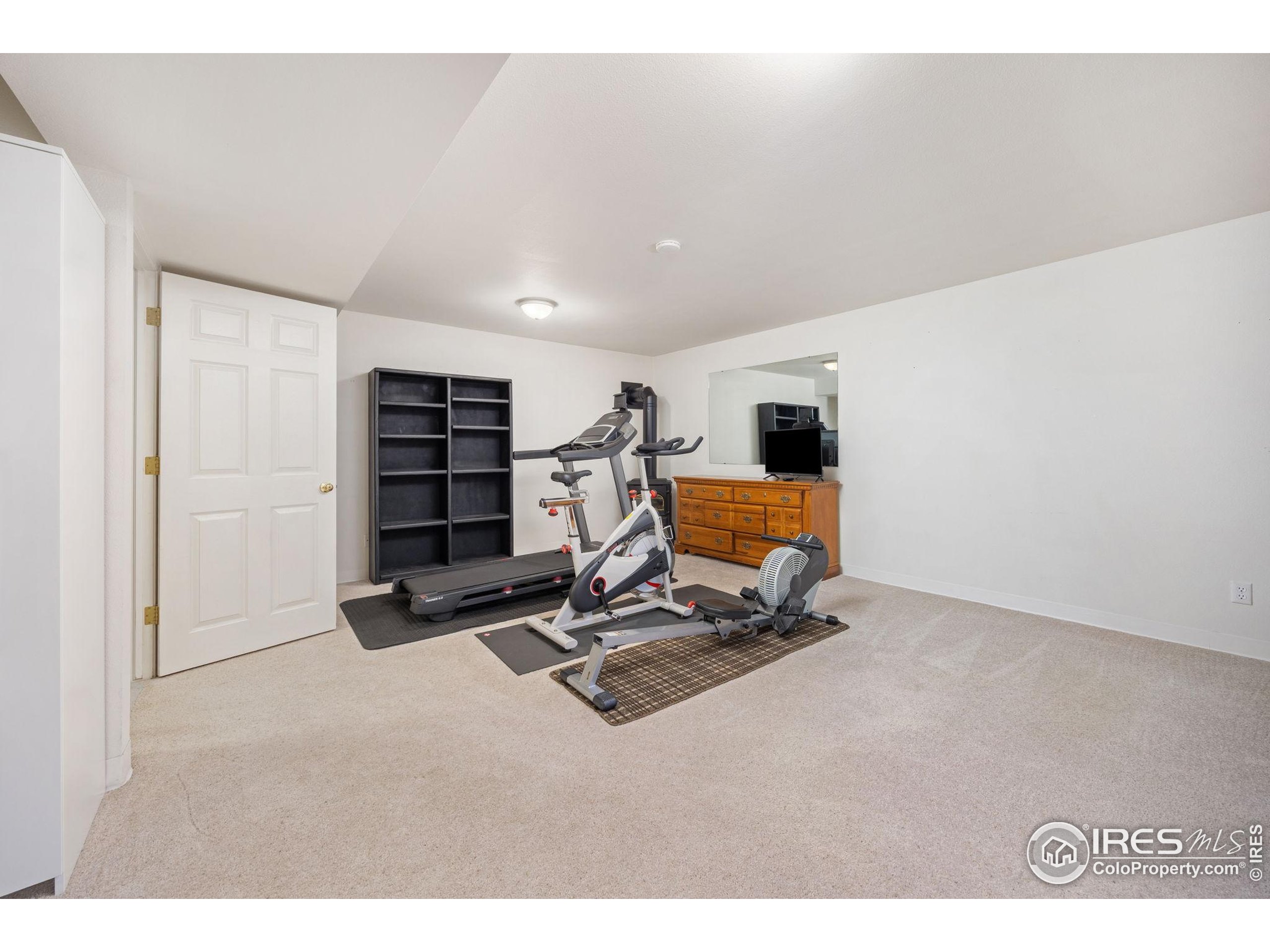 2800 Whitworth Dr