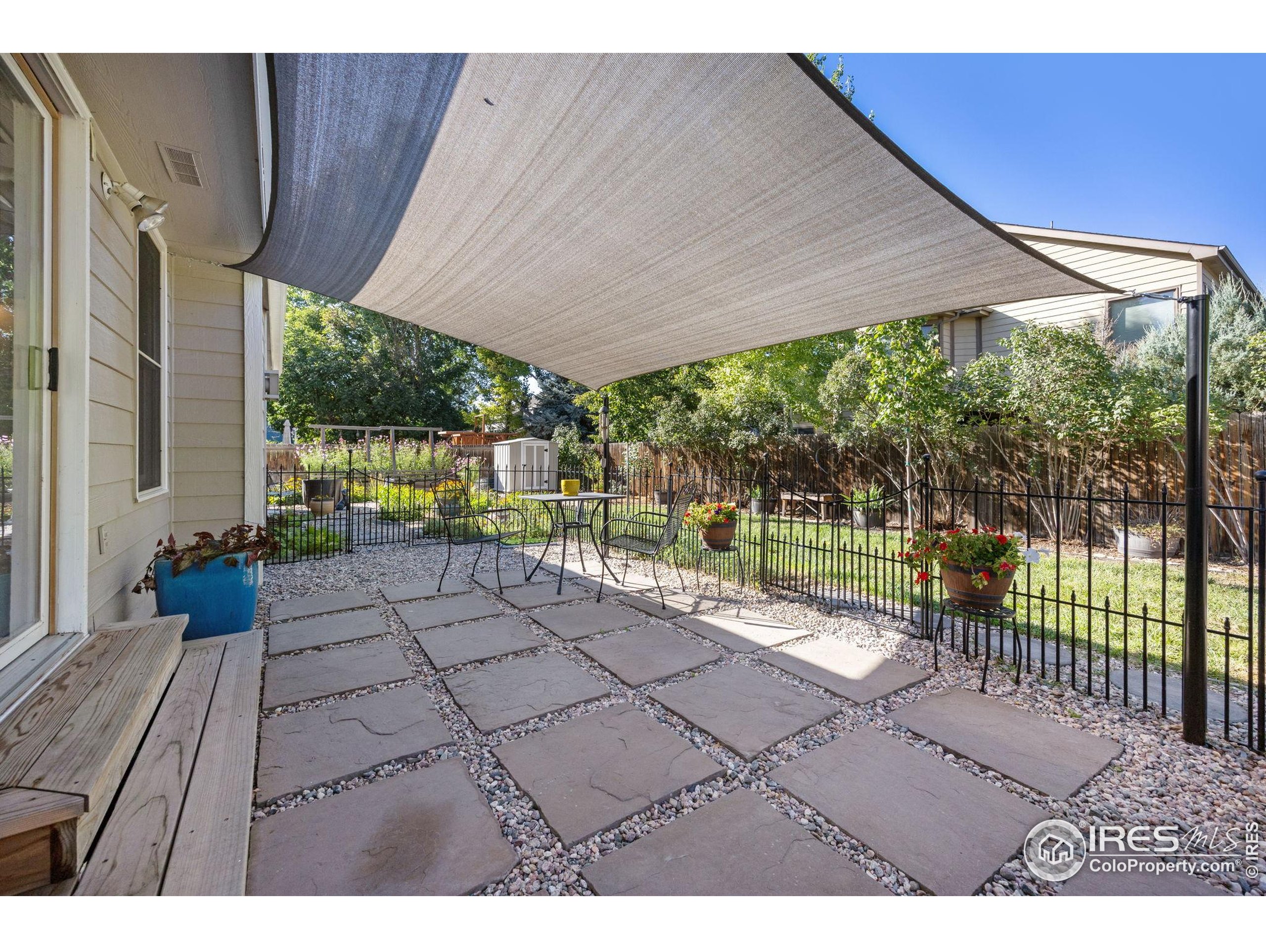 2800 Whitworth Dr