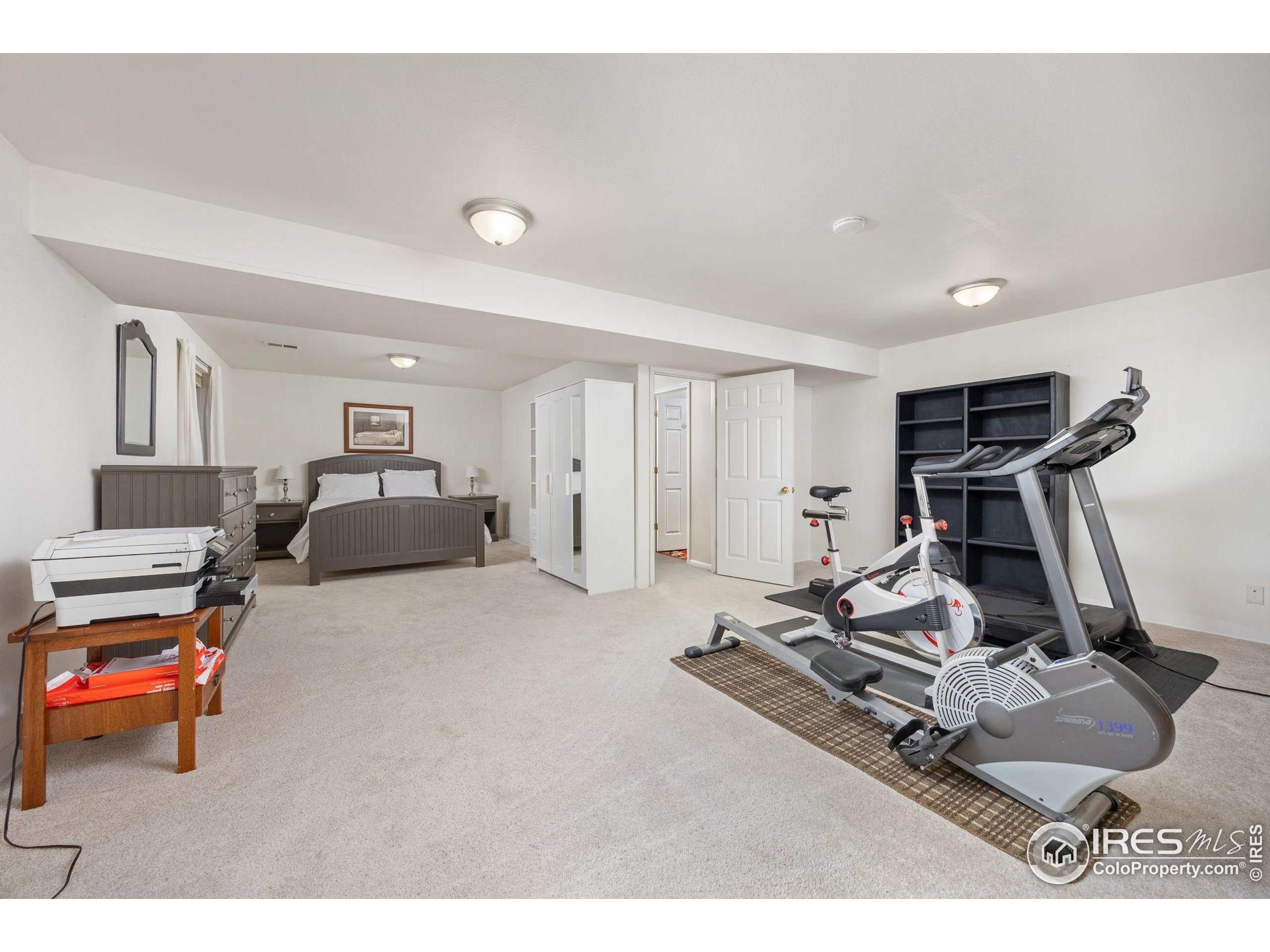 2800 Whitworth Dr