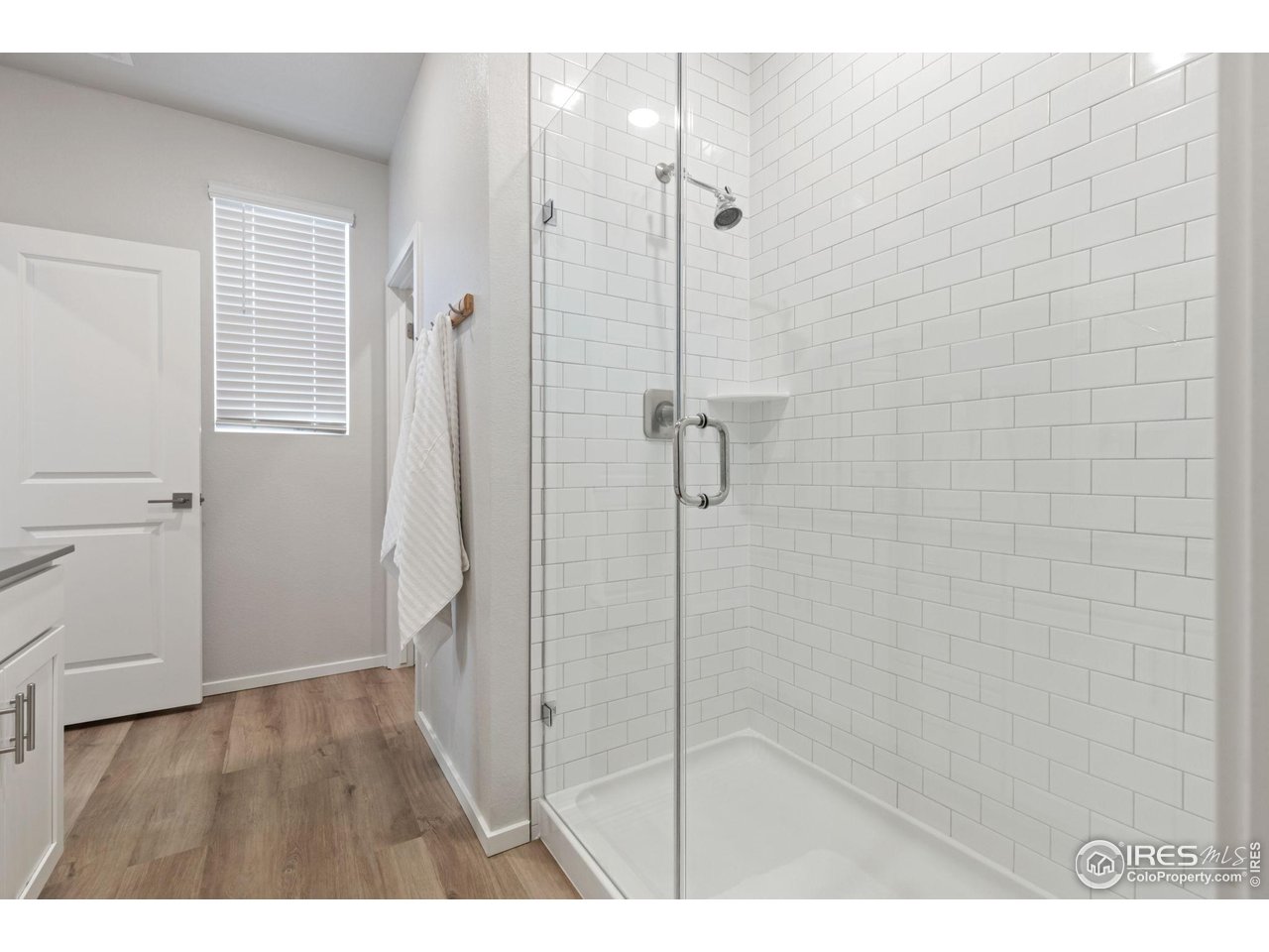 2706 Barnstormer St E