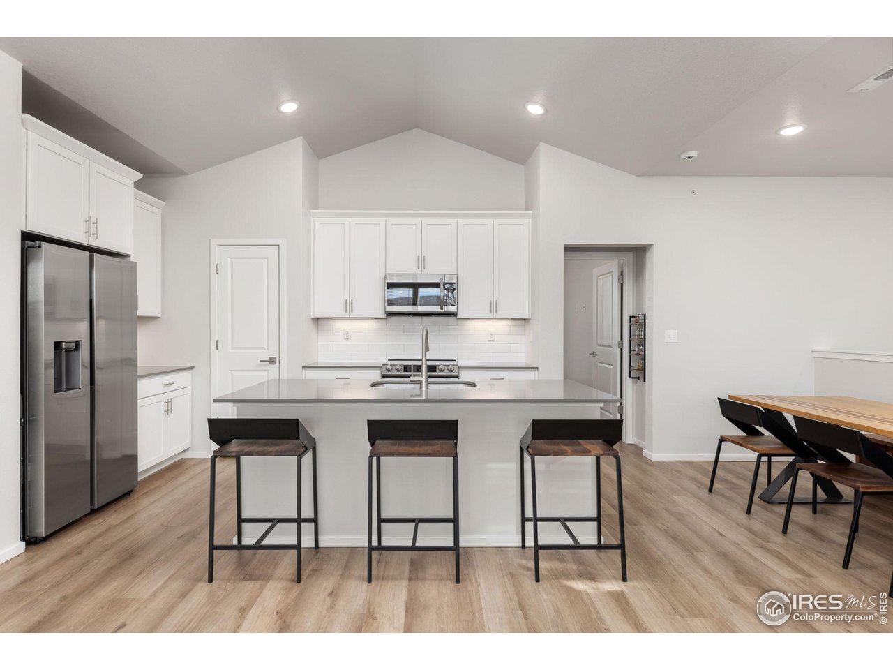 2706 Barnstormer St E