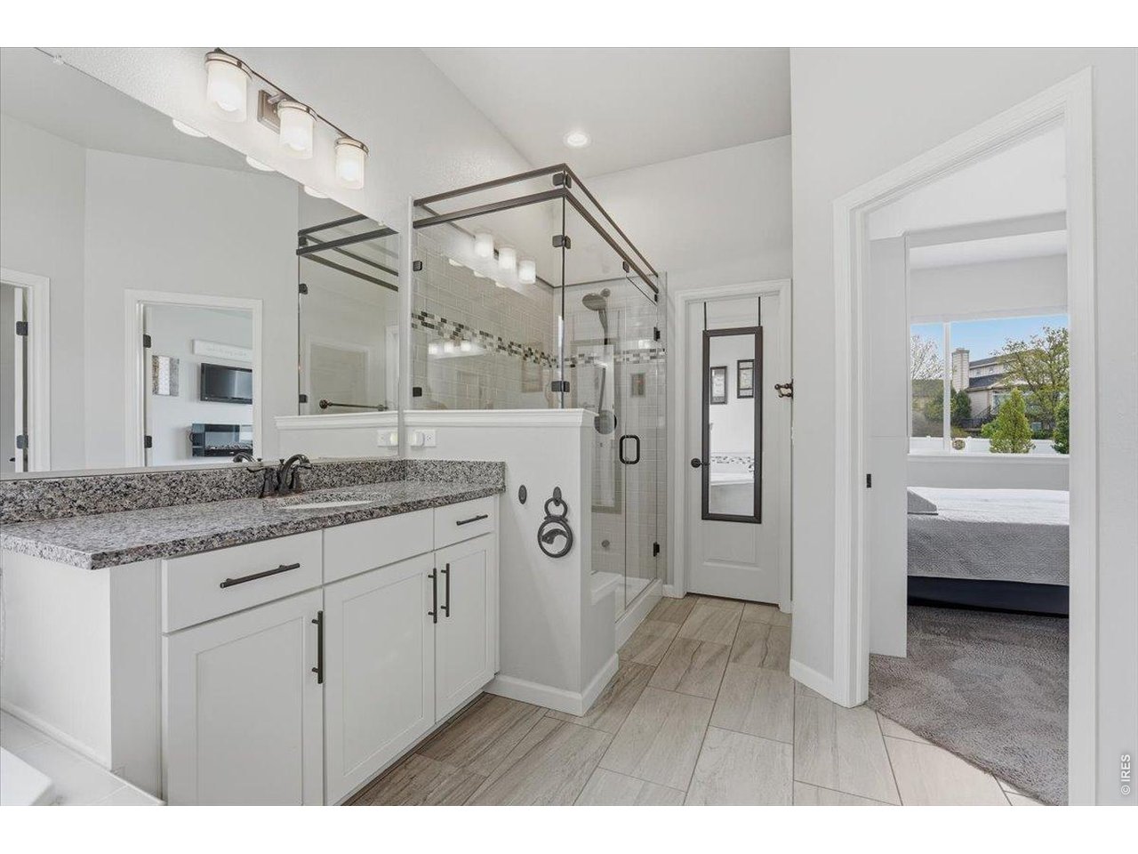 5487 Chantry Dr