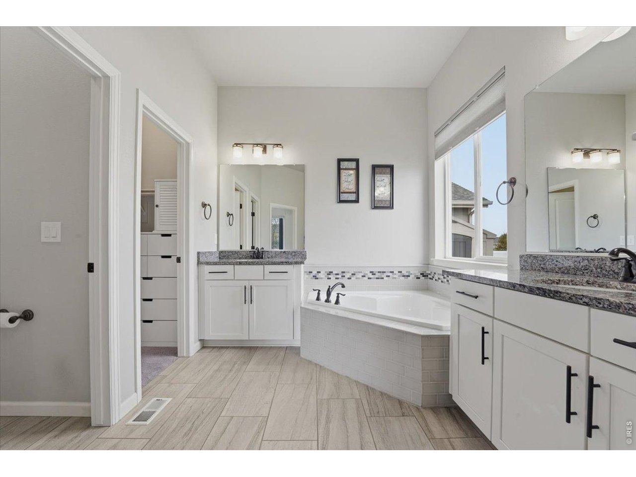 5487 Chantry Dr
