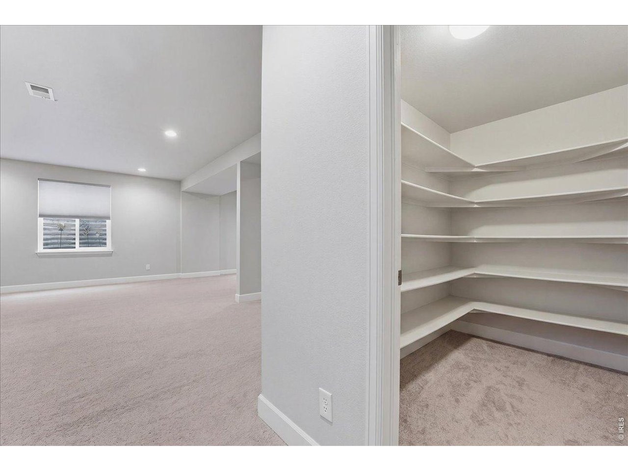 5487 Chantry Dr