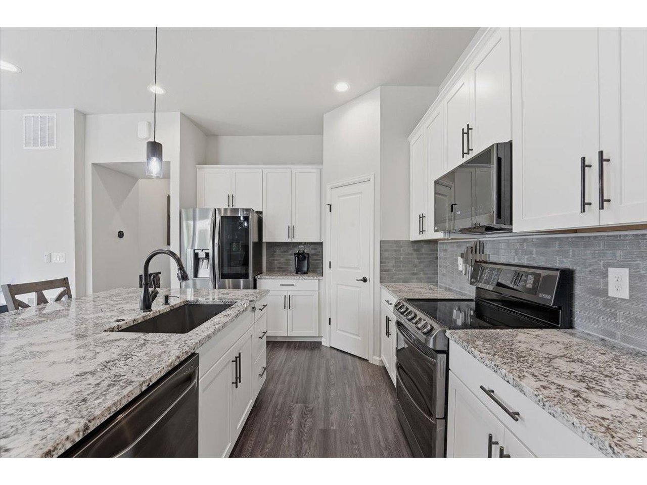 5487 Chantry Dr