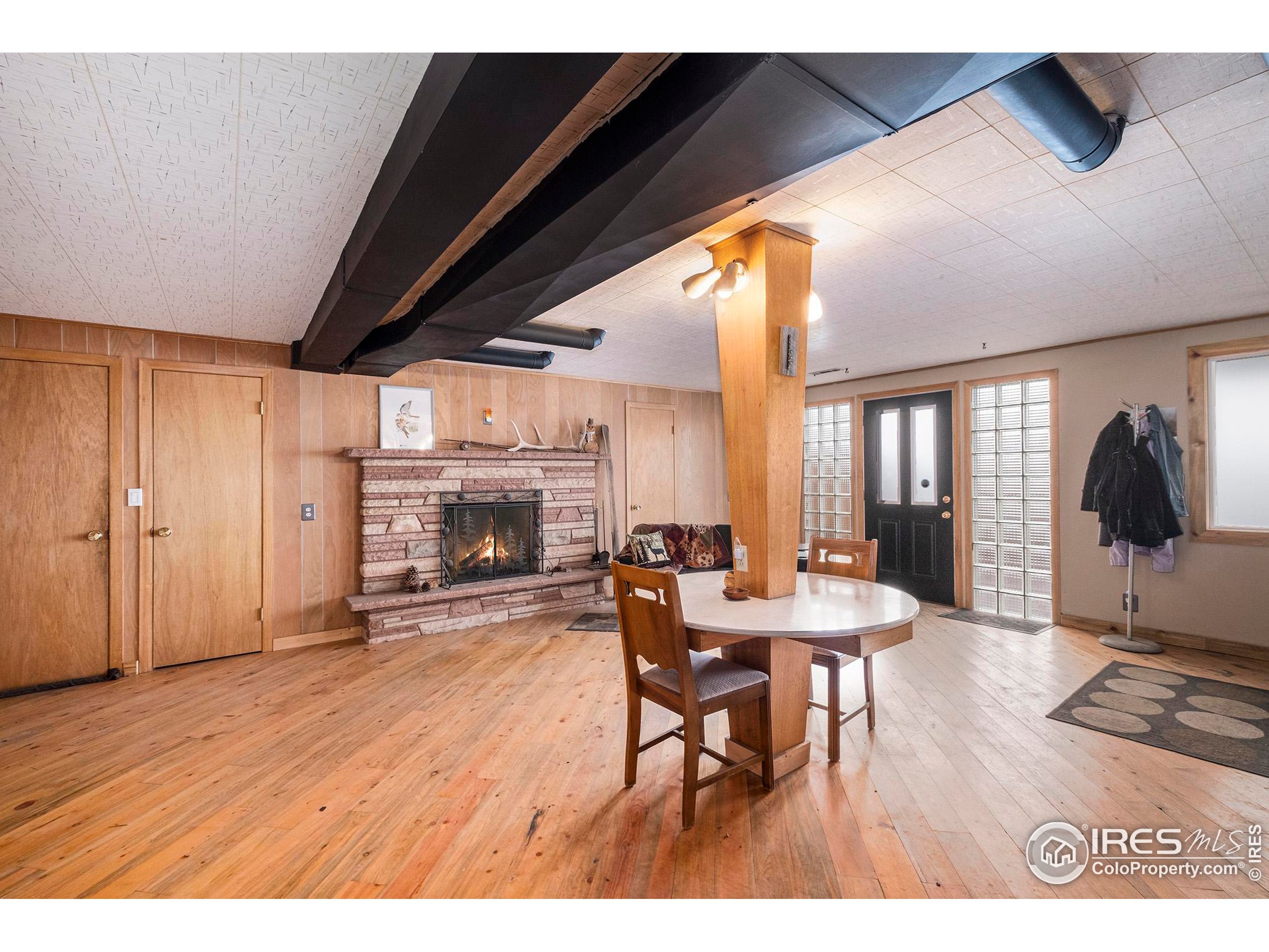1125 W Broadmoor Dr