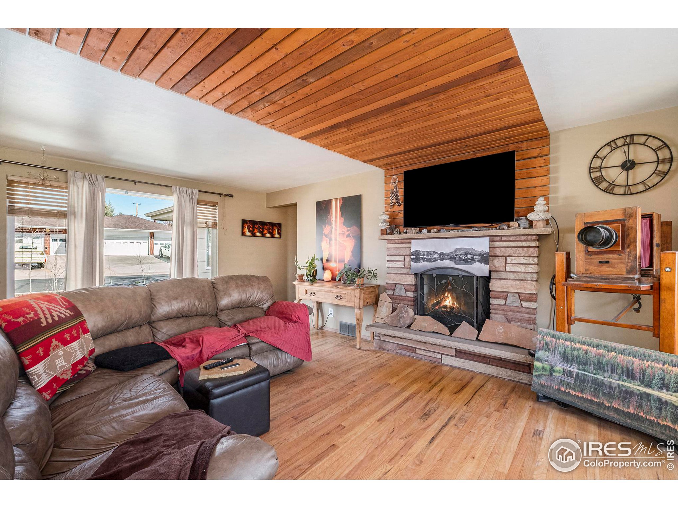 1125 W Broadmoor Dr