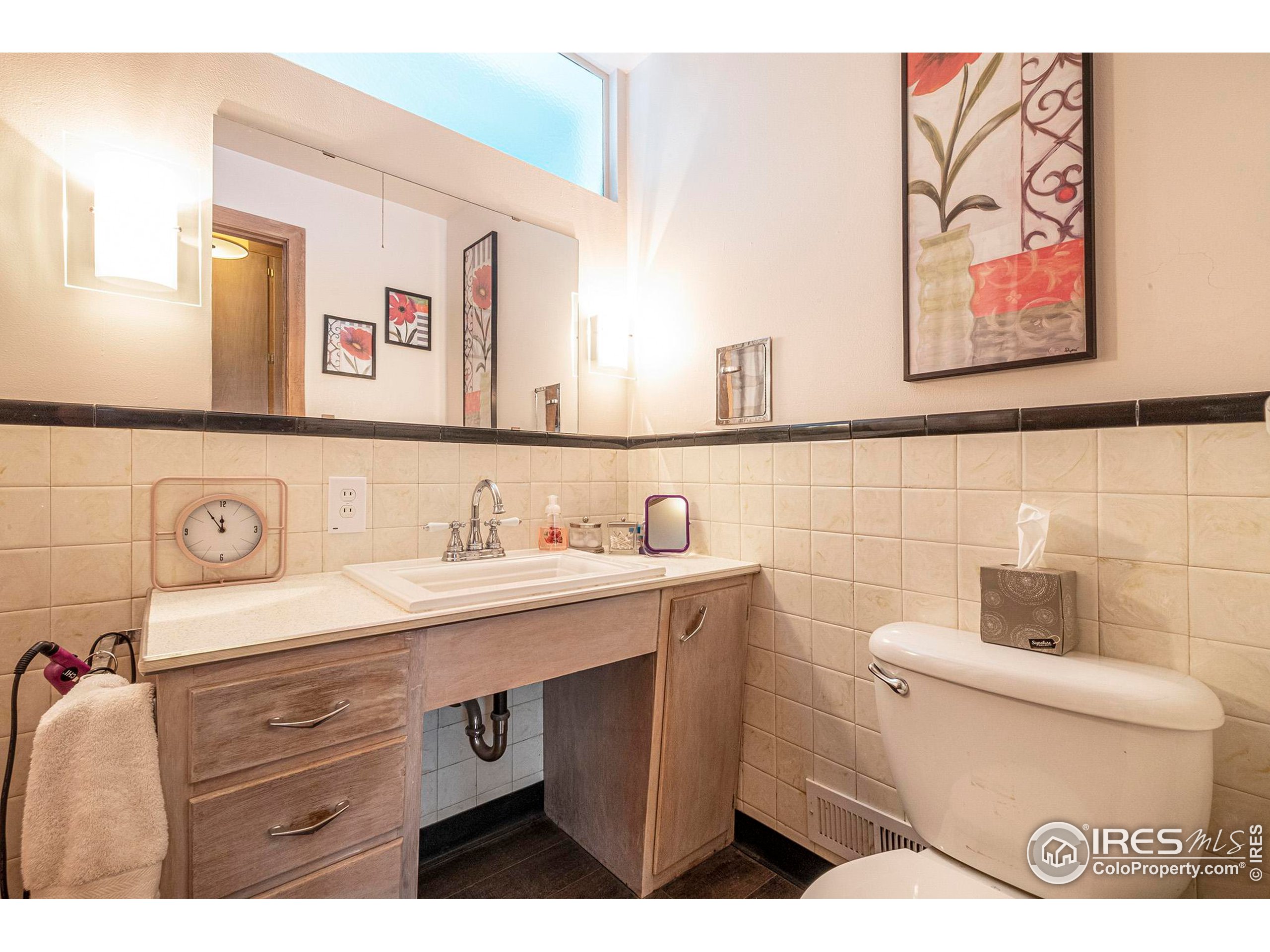1125 W Broadmoor Dr
