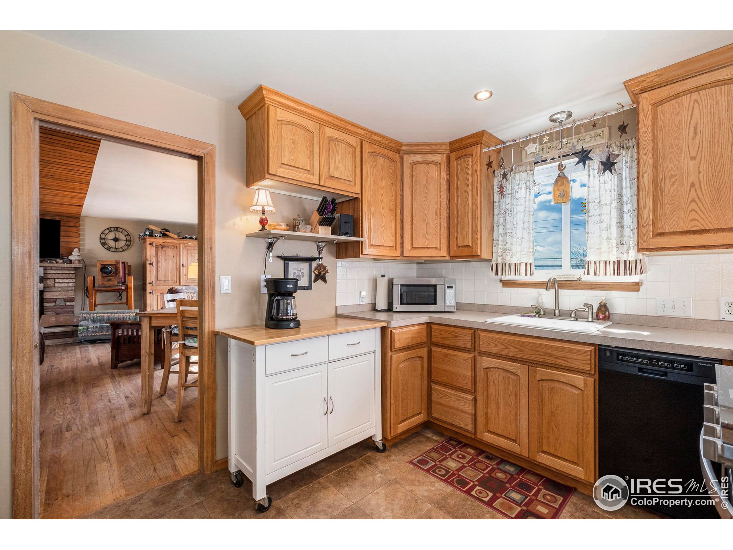 1125 W Broadmoor Dr