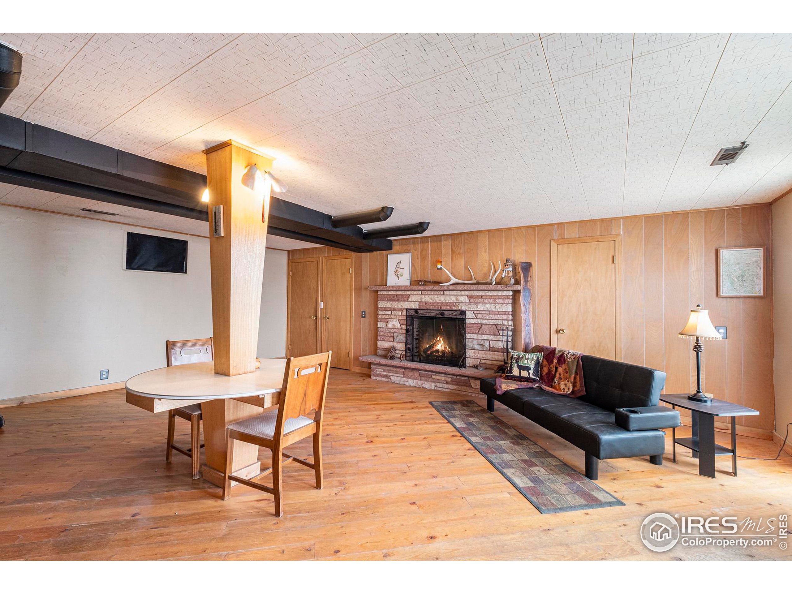 1125 W Broadmoor Dr