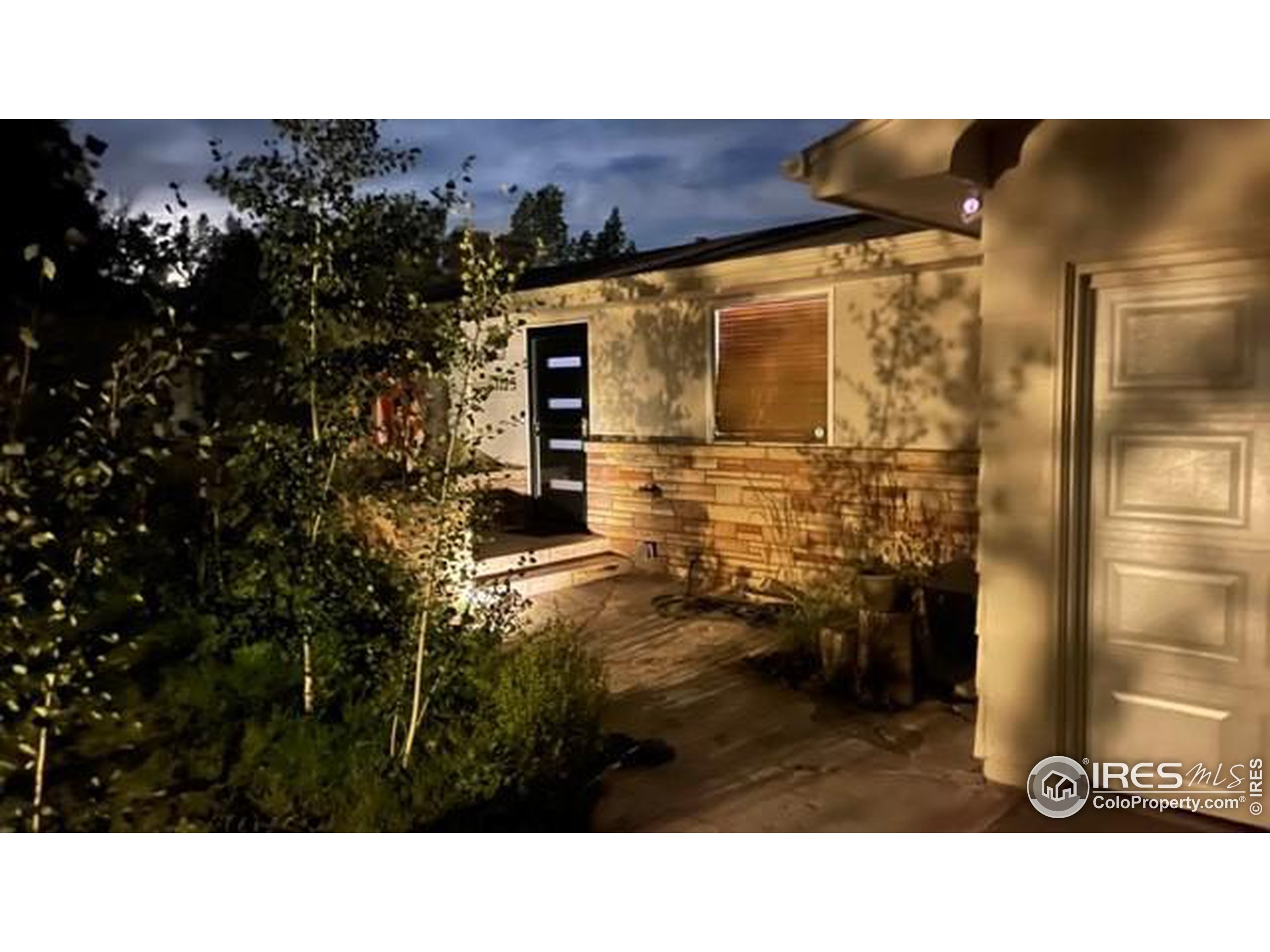 1125 W Broadmoor Dr