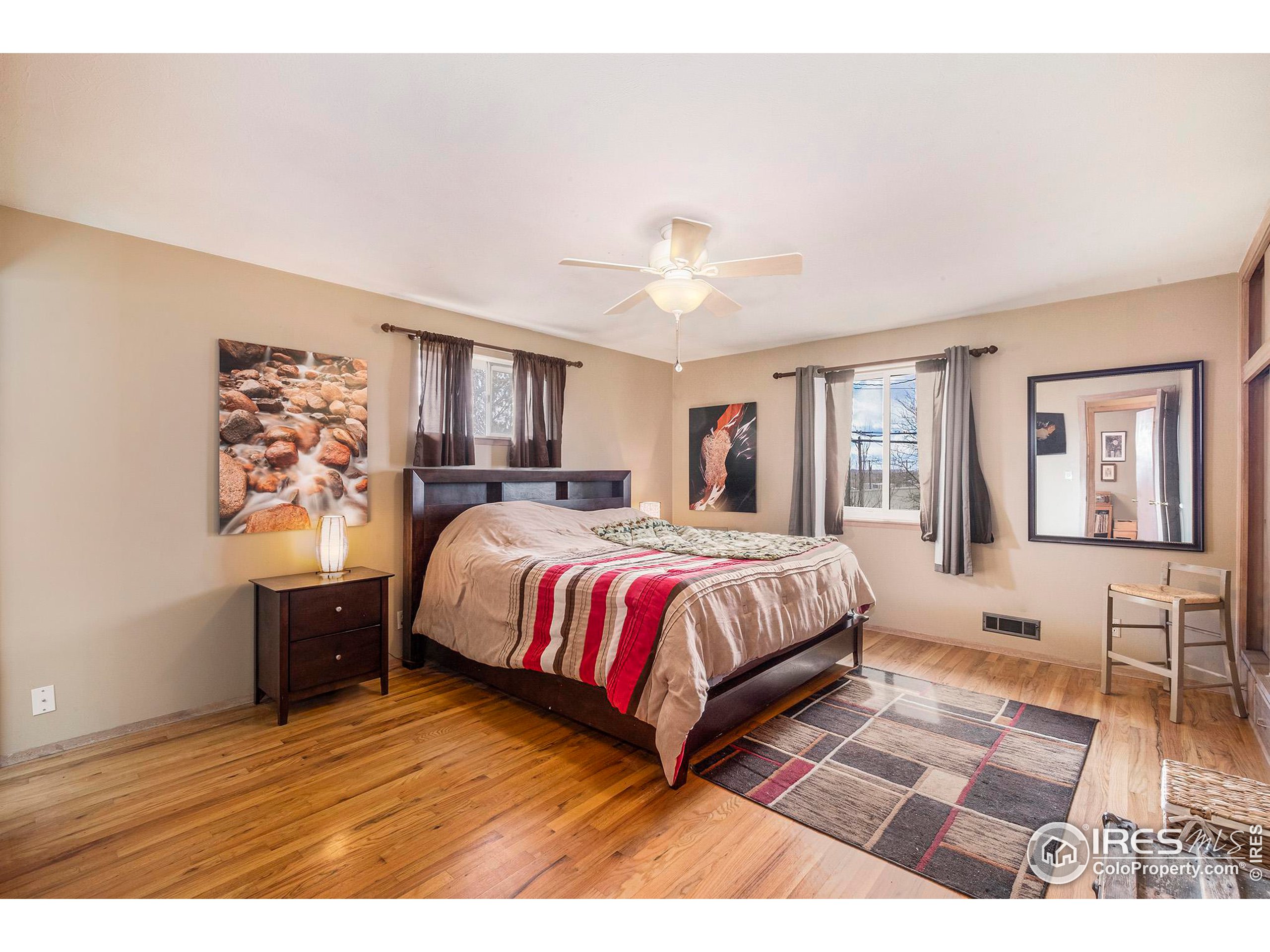 1125 W Broadmoor Dr