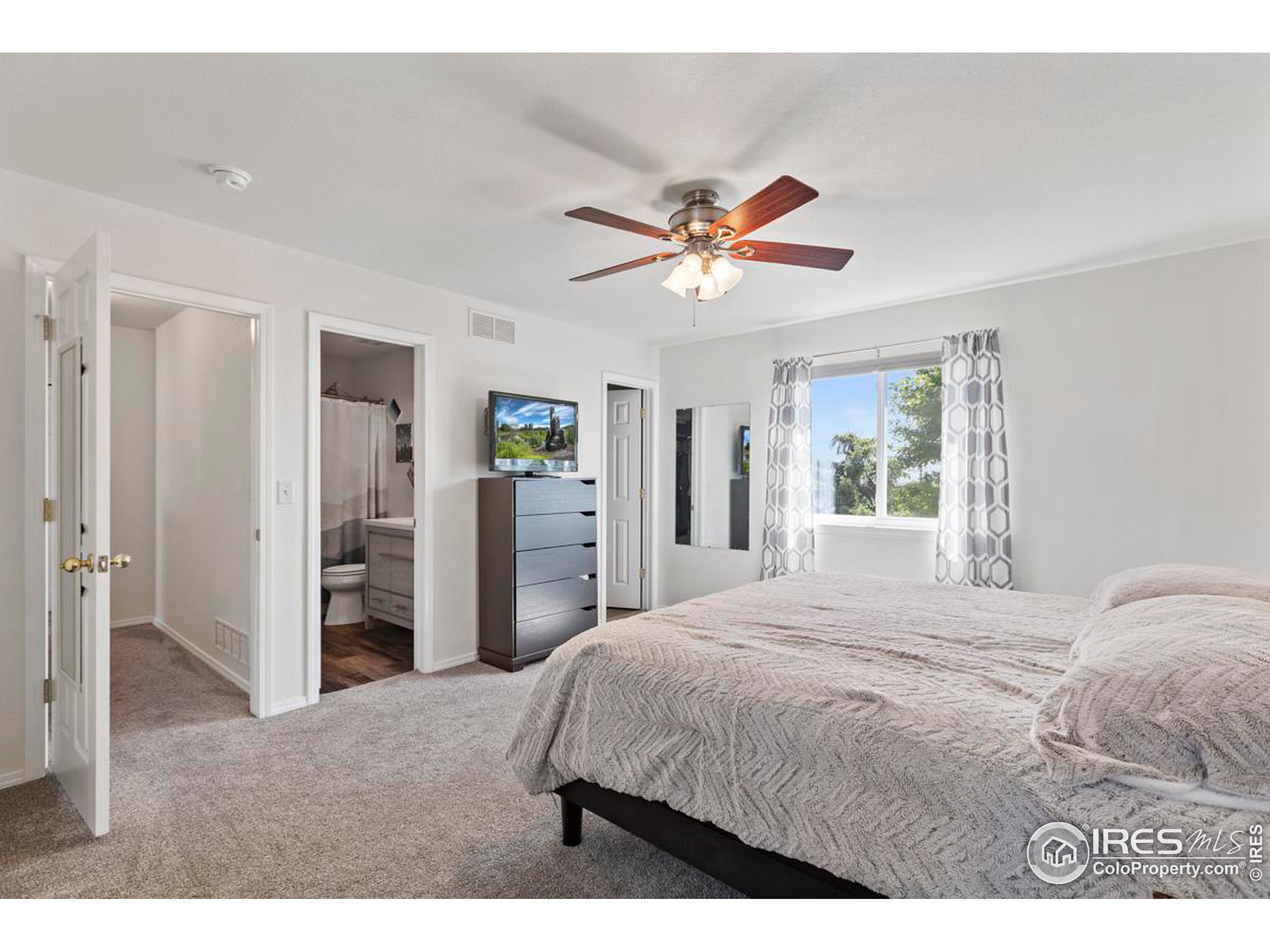 2233 Merlot Ct