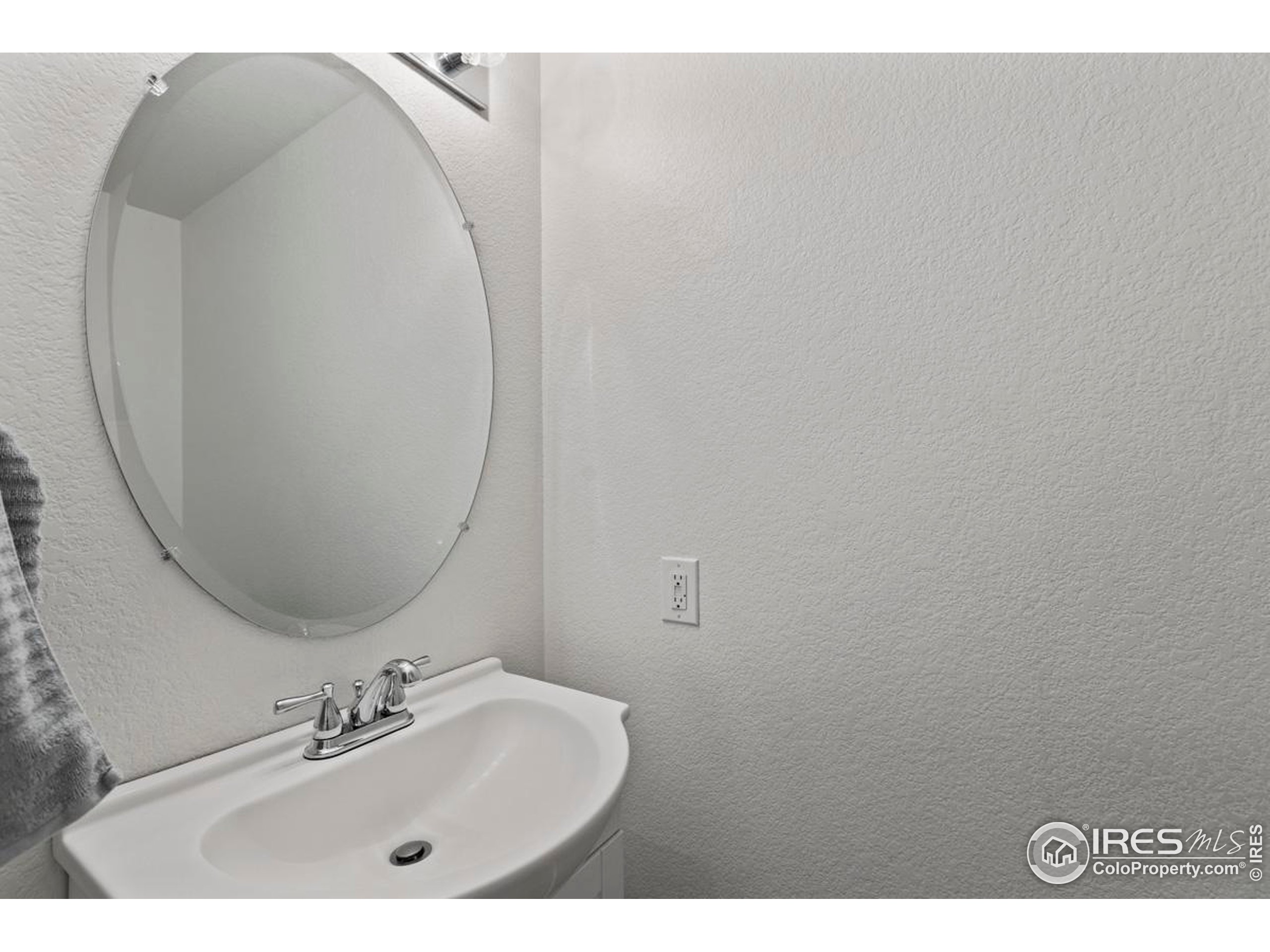 2233 Merlot Ct