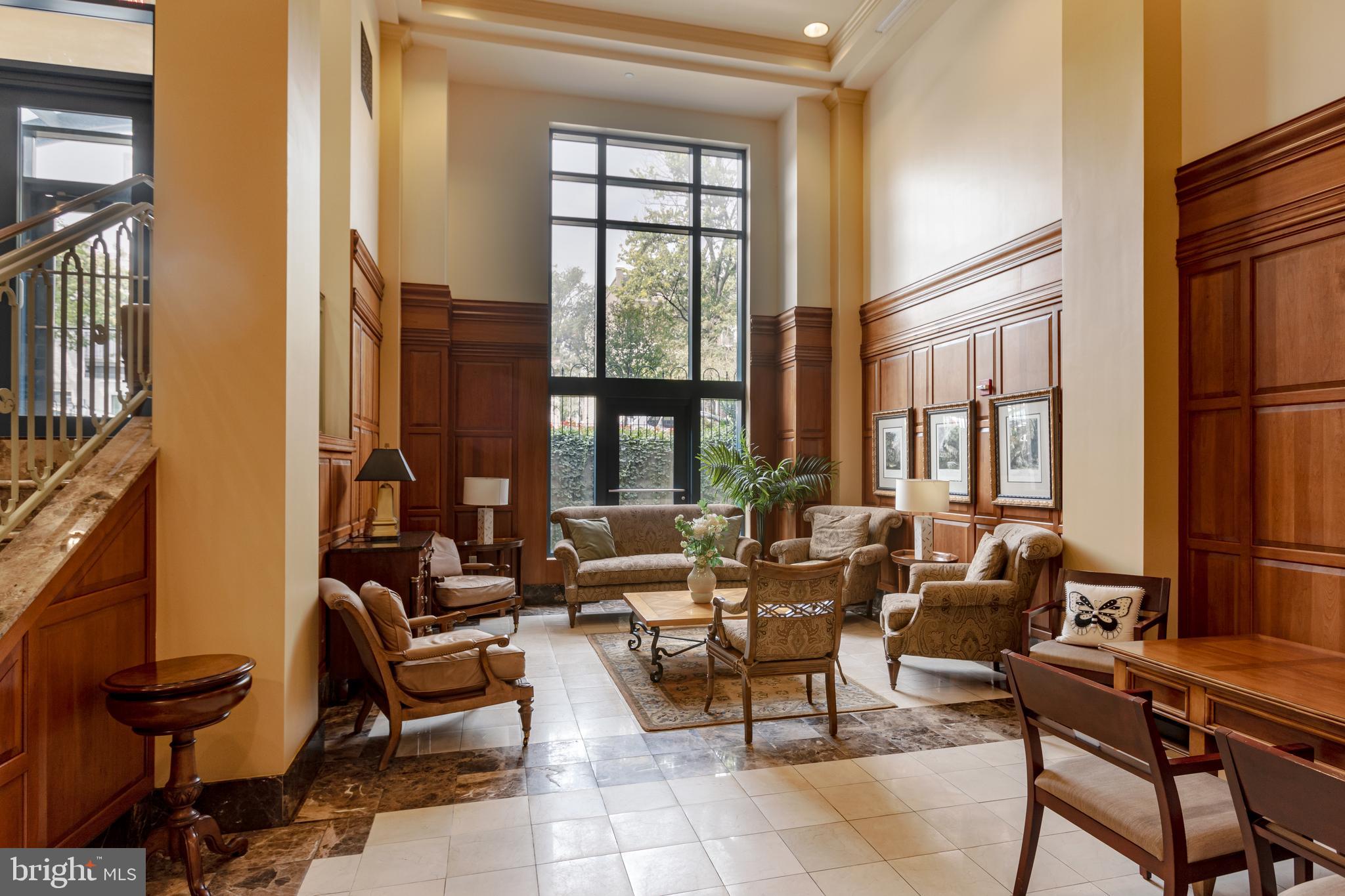 401 13th STREET NE Unit: PH5