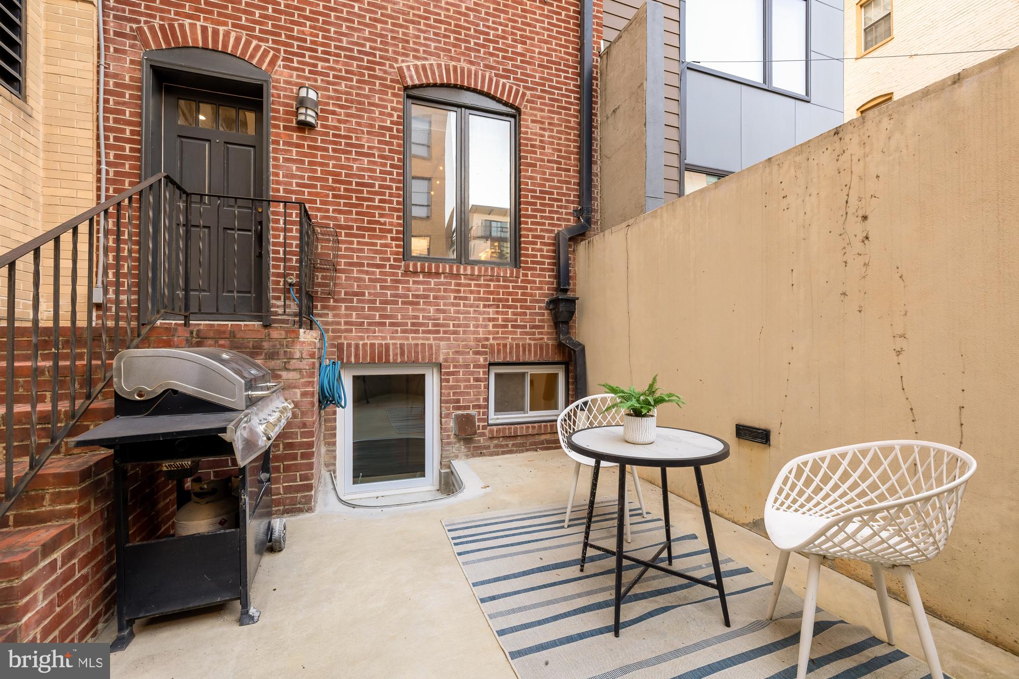 1342 W ST NW