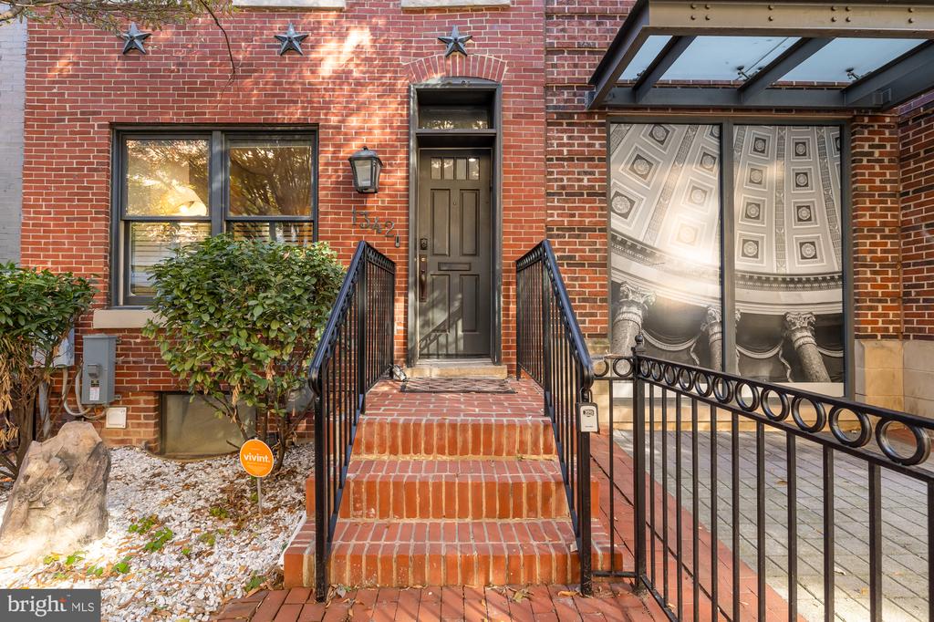 1342 W ST NW