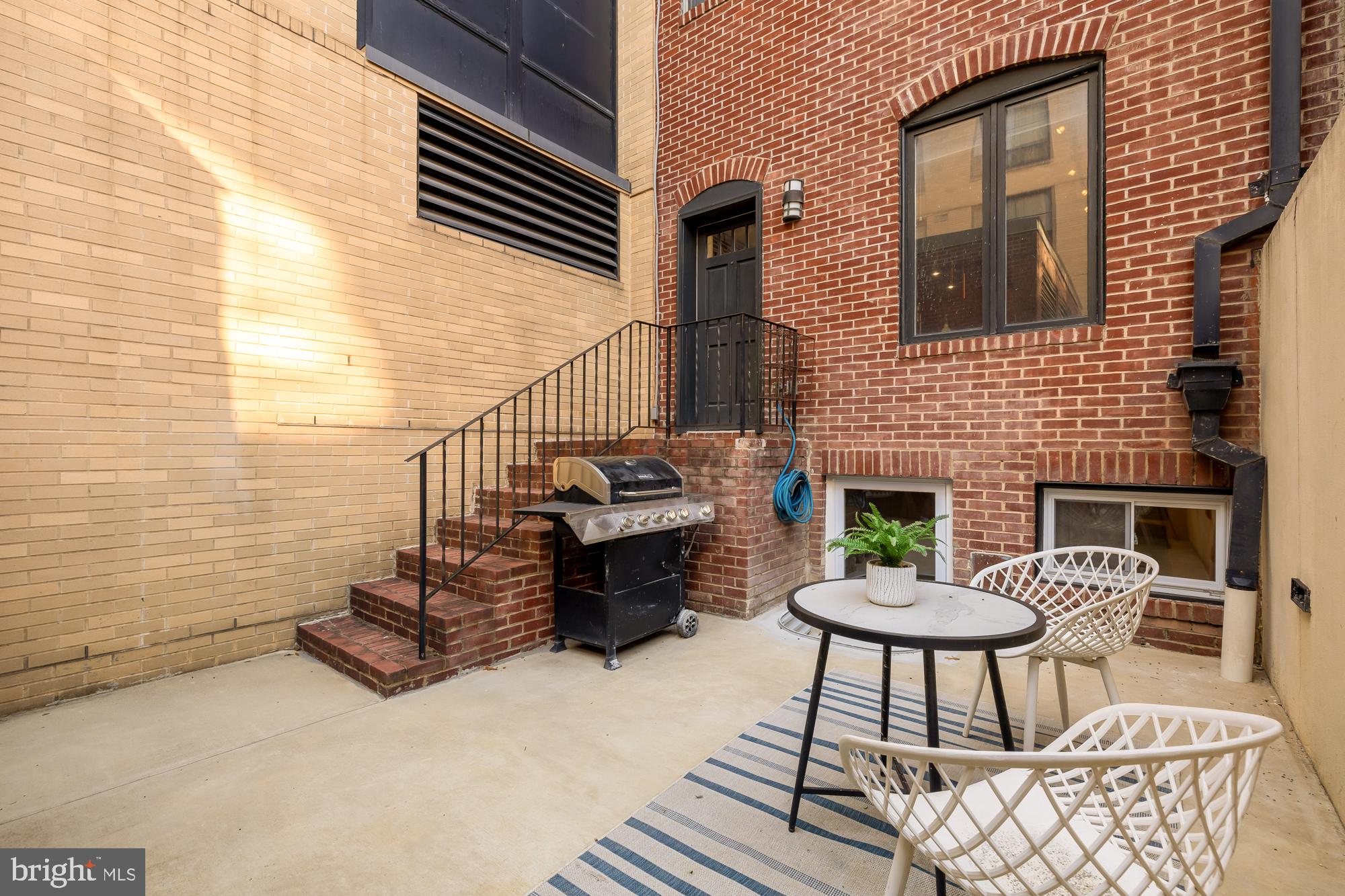 1342 W ST NW