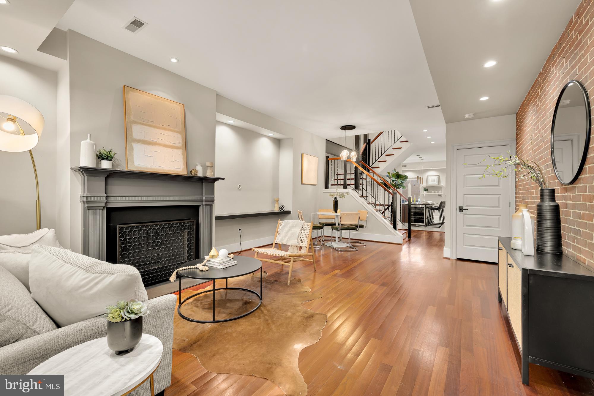 1342 W ST NW