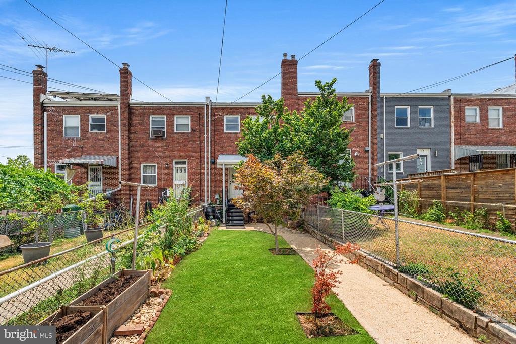2315 13TH PL NE