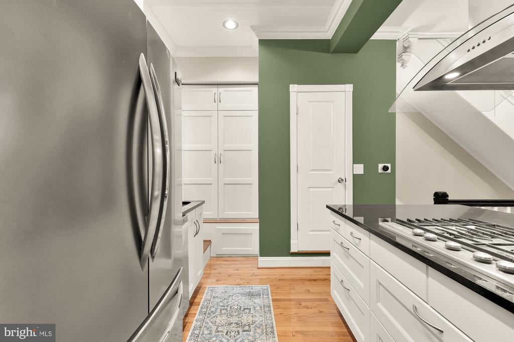 312 9TH STREET NE