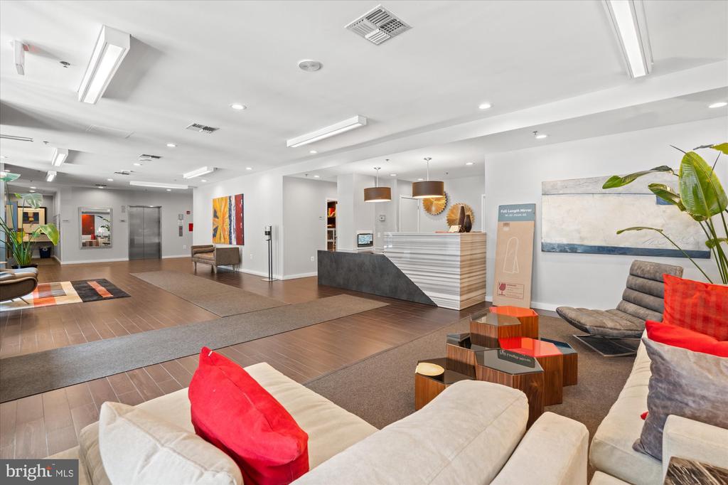 3883 CONNECTICUT AVENUE NW Unit: 812