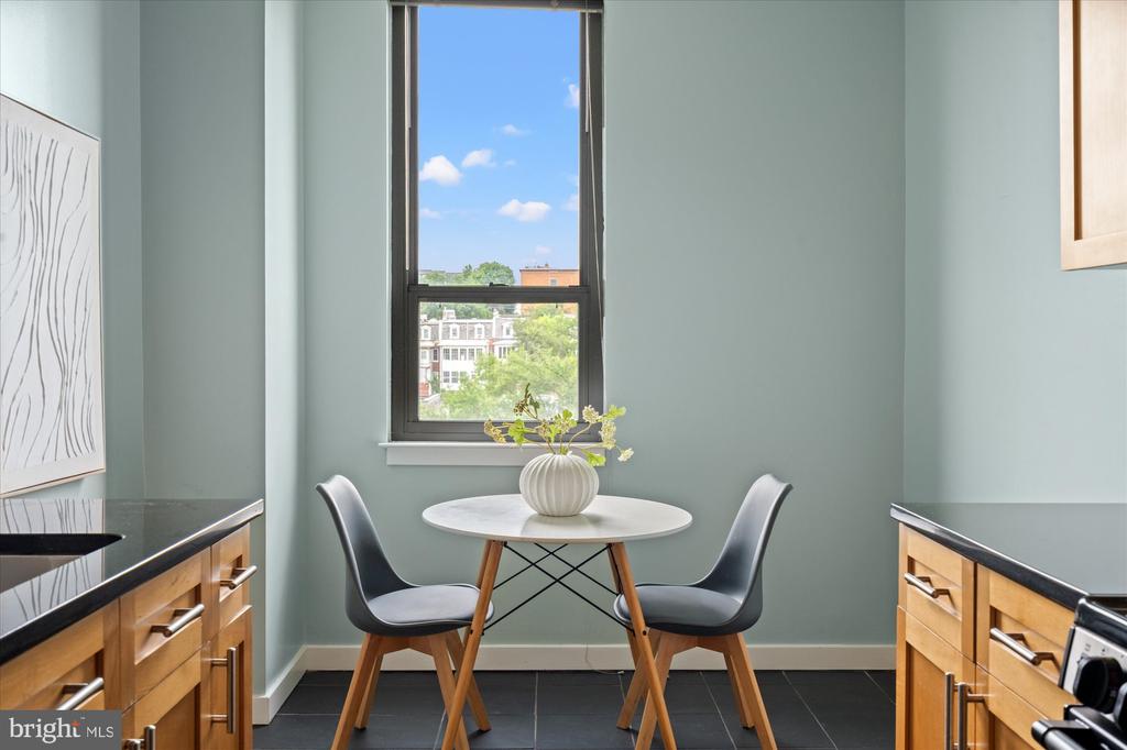3883 CONNECTICUT AVENUE NW Unit: 812