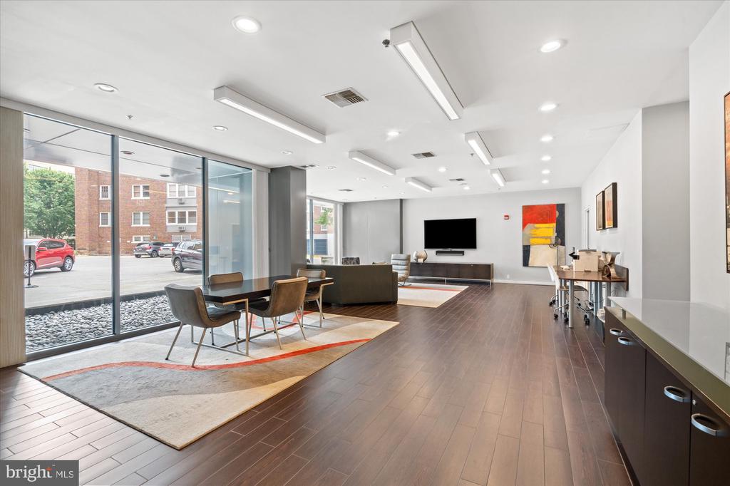 3883 CONNECTICUT AVENUE NW Unit: 812