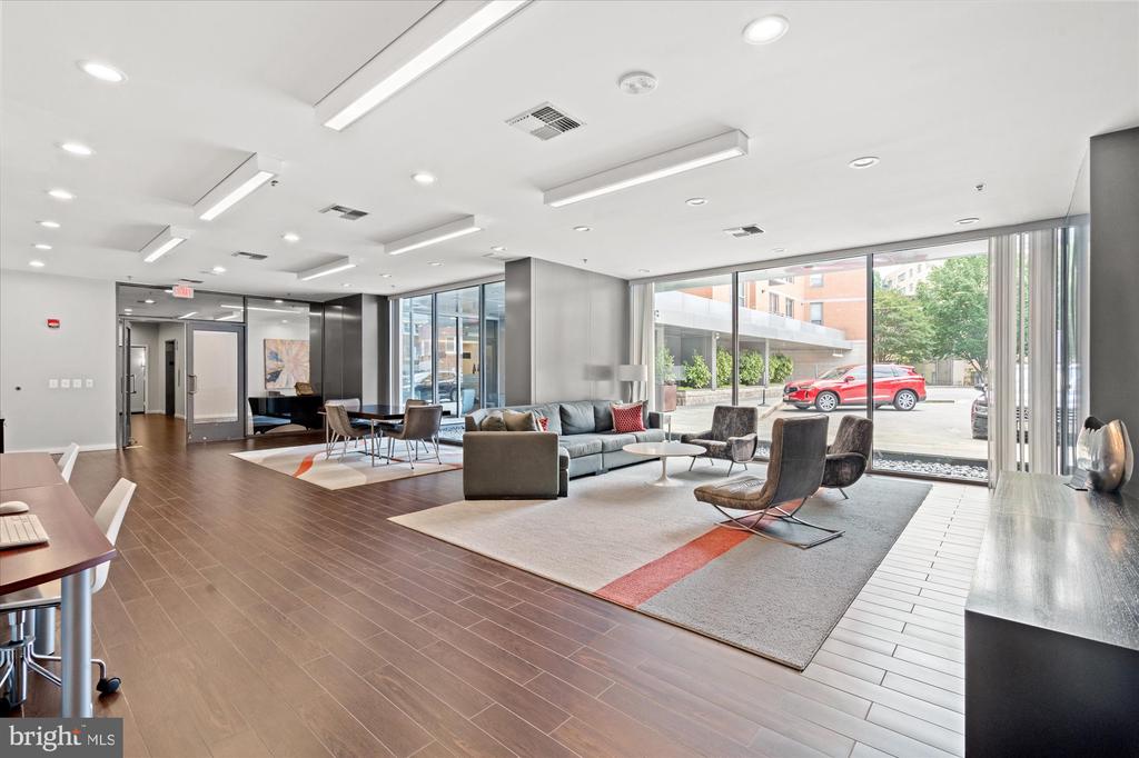 3883 CONNECTICUT AVENUE NW Unit: 812