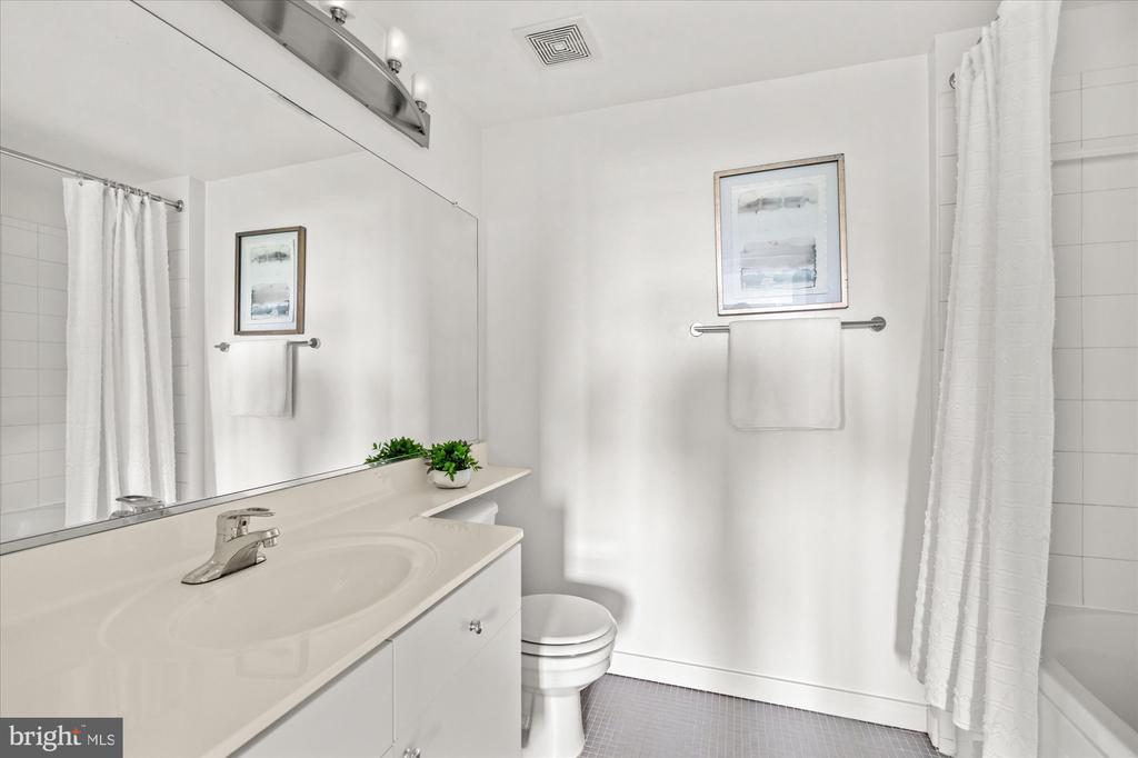 3883 CONNECTICUT AVENUE NW Unit: 812