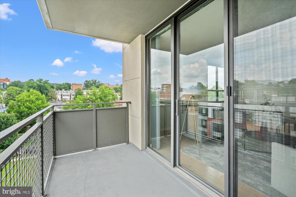 3883 CONNECTICUT AVENUE NW Unit: 812