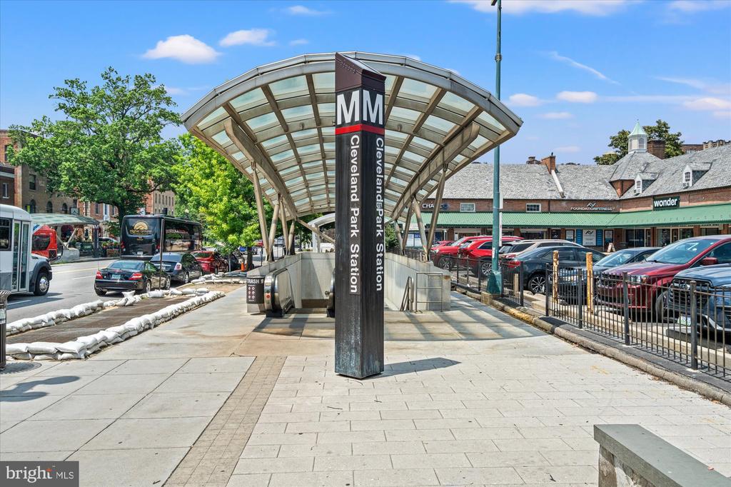 3883 CONNECTICUT AVENUE NW Unit: 812