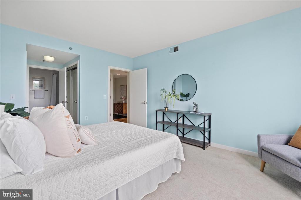 3883 CONNECTICUT AVENUE NW Unit: 812