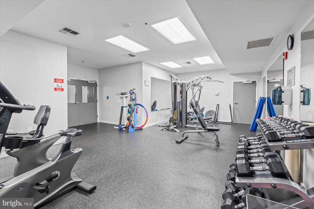 3883 CONNECTICUT AVENUE NW Unit: 812