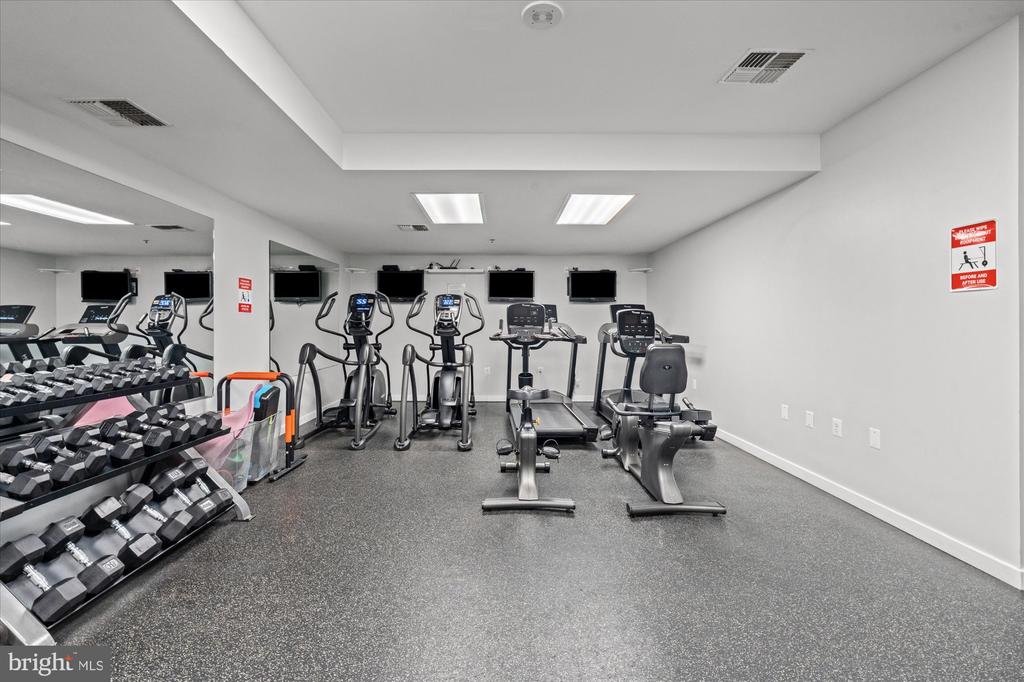 3883 CONNECTICUT AVENUE NW Unit: 812