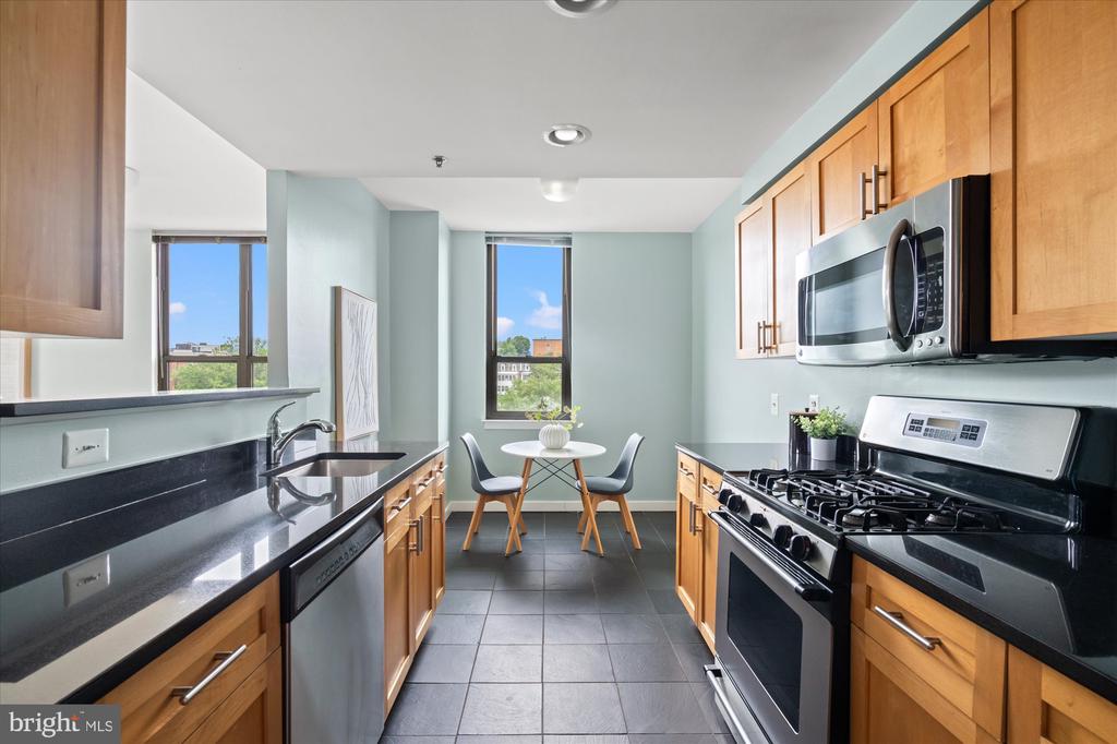 3883 CONNECTICUT AVENUE NW Unit: 812