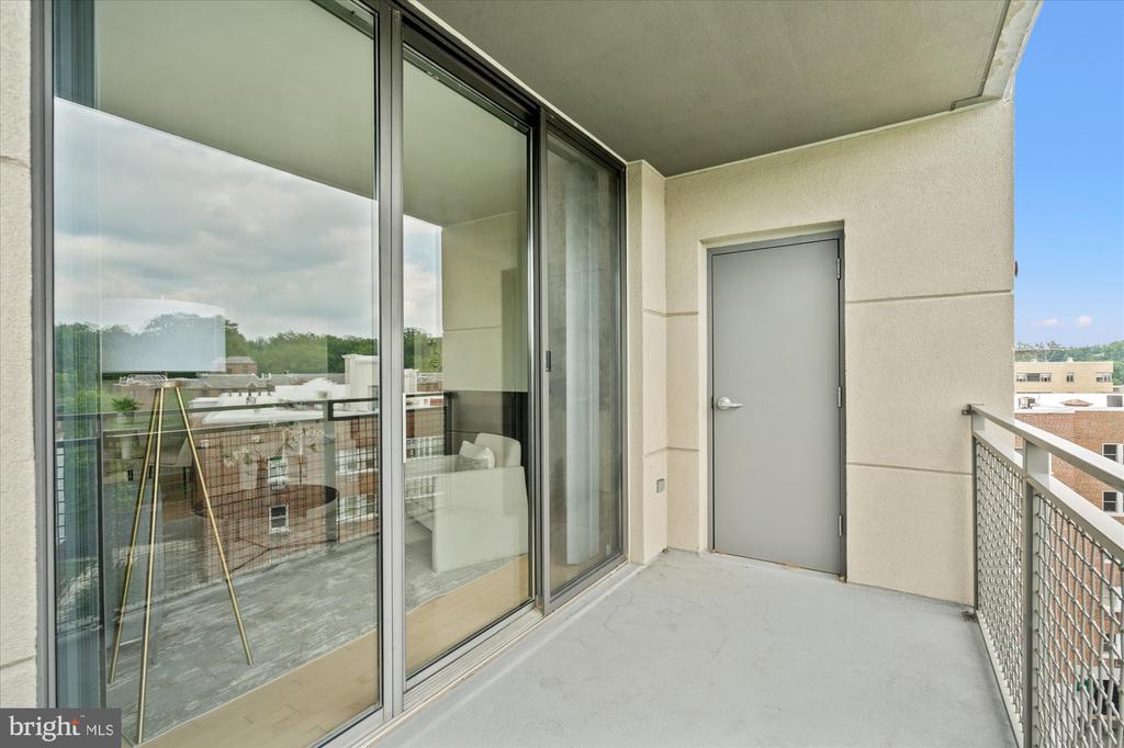 3883 CONNECTICUT AVENUE NW Unit: 812