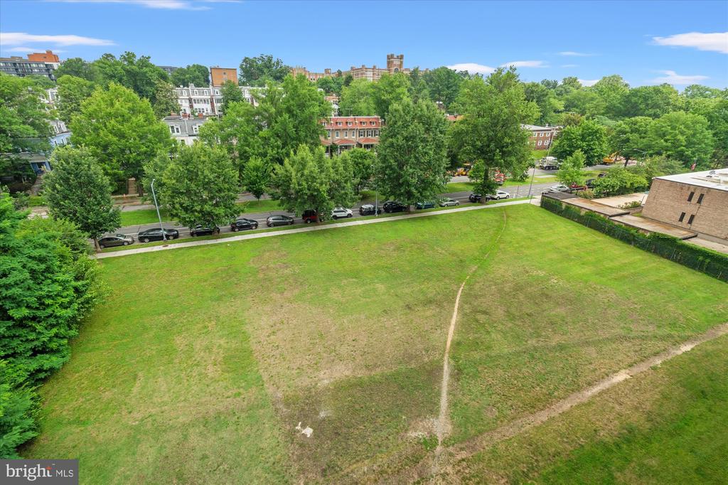 3883 CONNECTICUT AVENUE NW Unit: 812