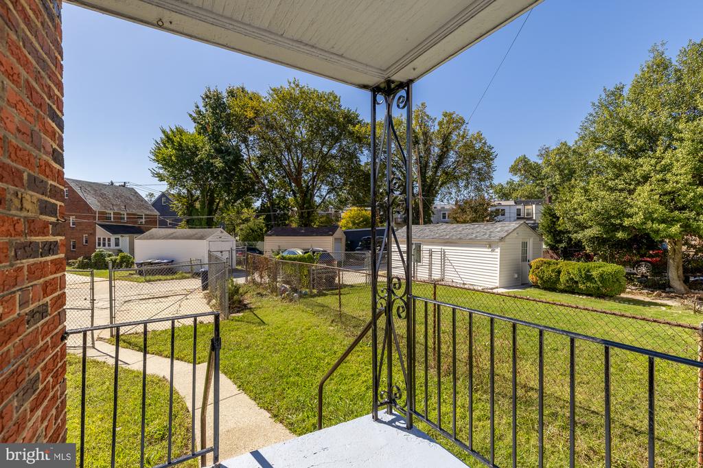 4422 SOUTH DAKOTA AVENUE NE