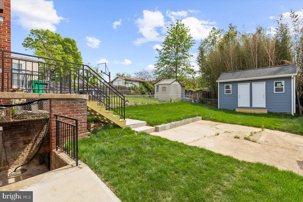 8303 Navahoe Dr