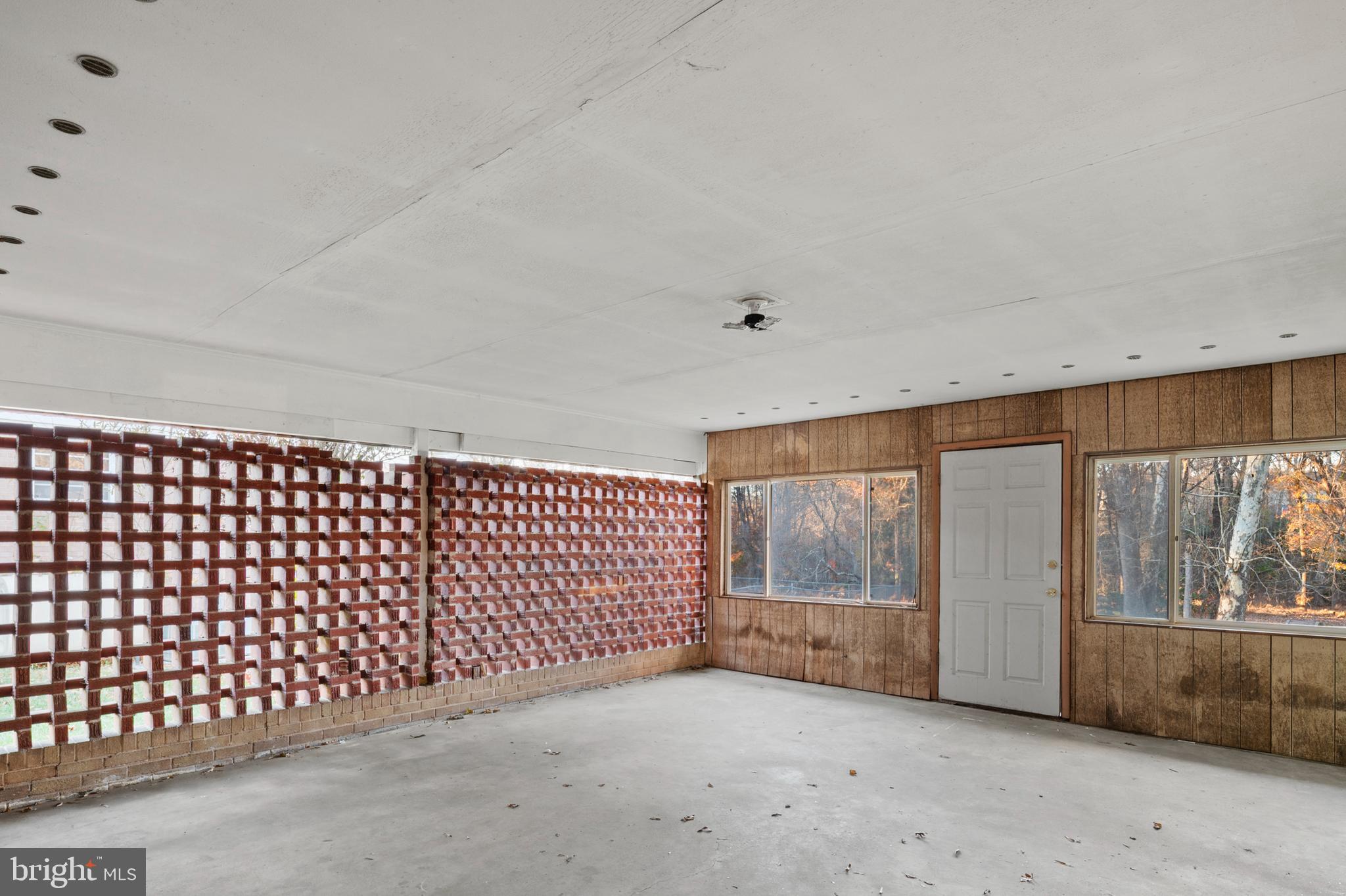 10904 BROOKWOOD AVENUE