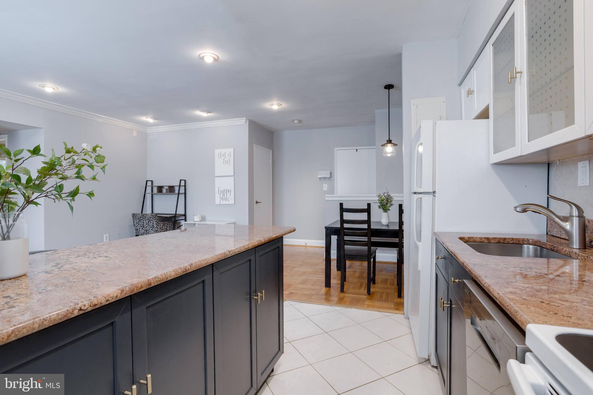 1303 N Ode St #204